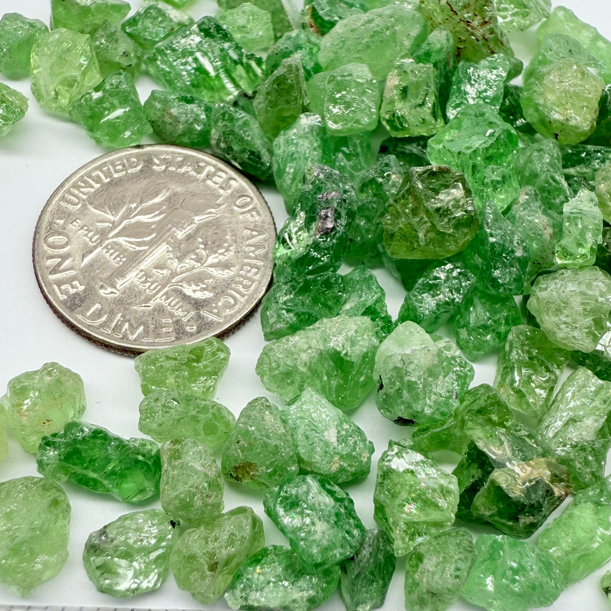 Wholesale Lot, Bead/Specimen Grade Tsavorite, Merelani Mint Garnet Mix, 27gm lot, Tanzania, Untreated Unheated, there is some eye clean and better faceting grade rough in here but small, if you need a video just ask