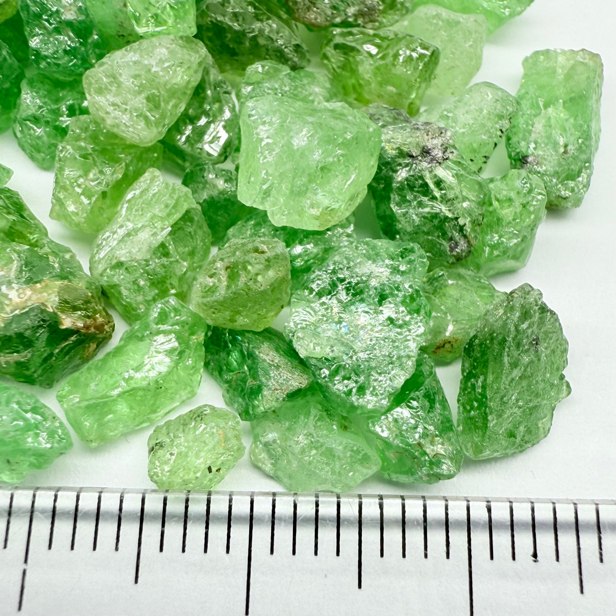 Wholesale Lot, Bead/Specimen Grade Tsavorite, Merelani Mint Garnet Mix, 27gm lot, Tanzania, Untreated Unheated, there is some eye clean and better faceting grade rough in here but small, if you need a video just ask