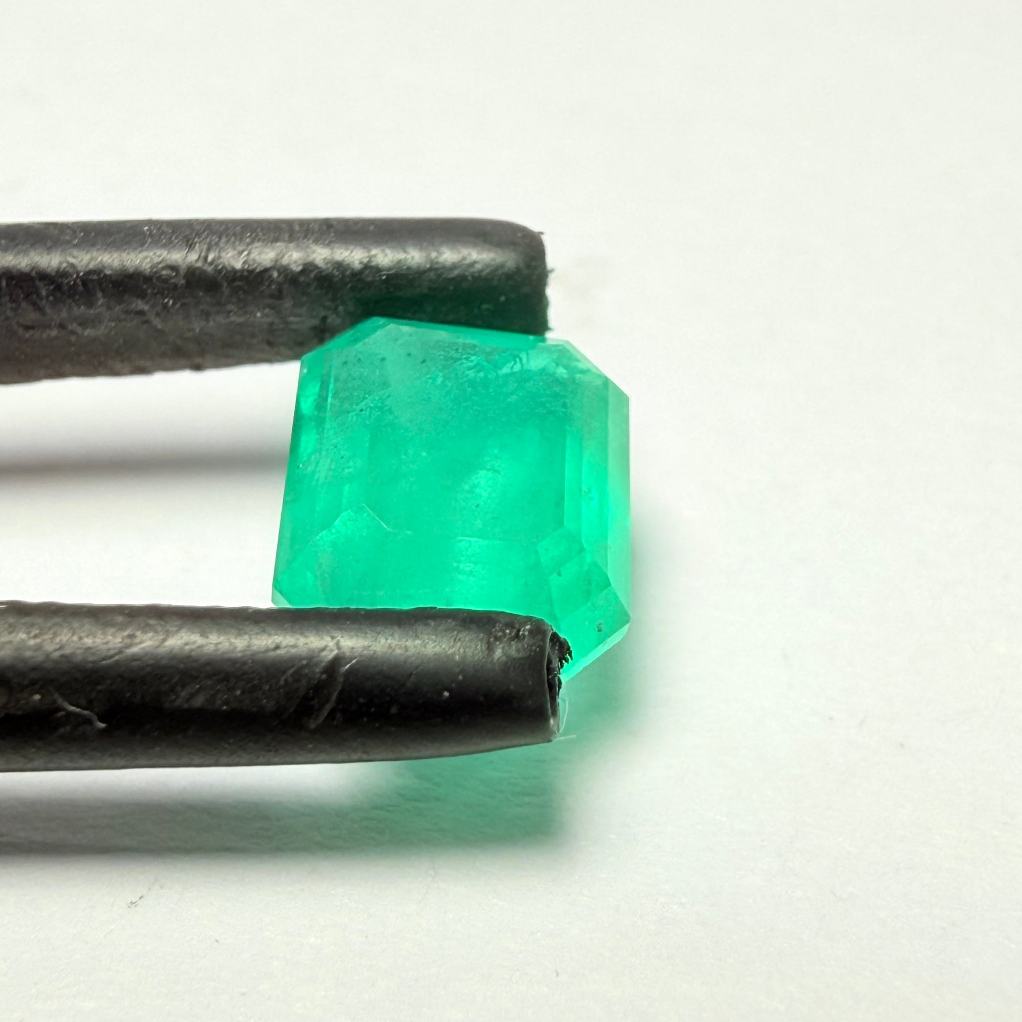 Emerald, 1.40ct, Sumbawanga, Tanzania, Untreated Unheated, no oil, vivid neon