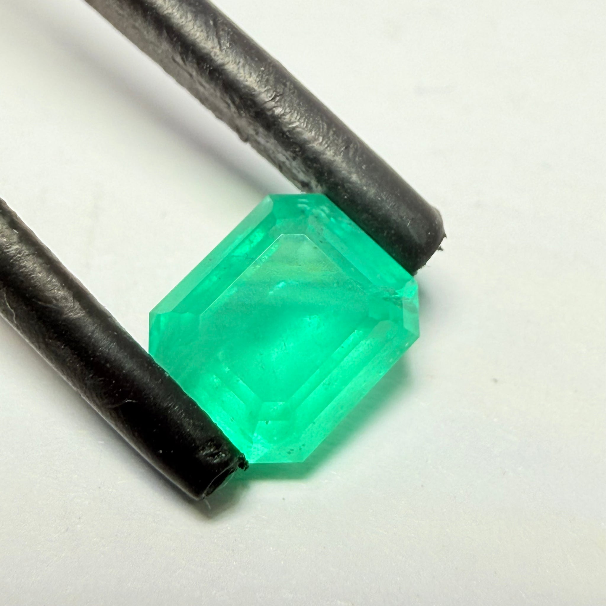Emerald, 1.40ct, Sumbawanga, Tanzania, Untreated Unheated, no oil, vivid neon