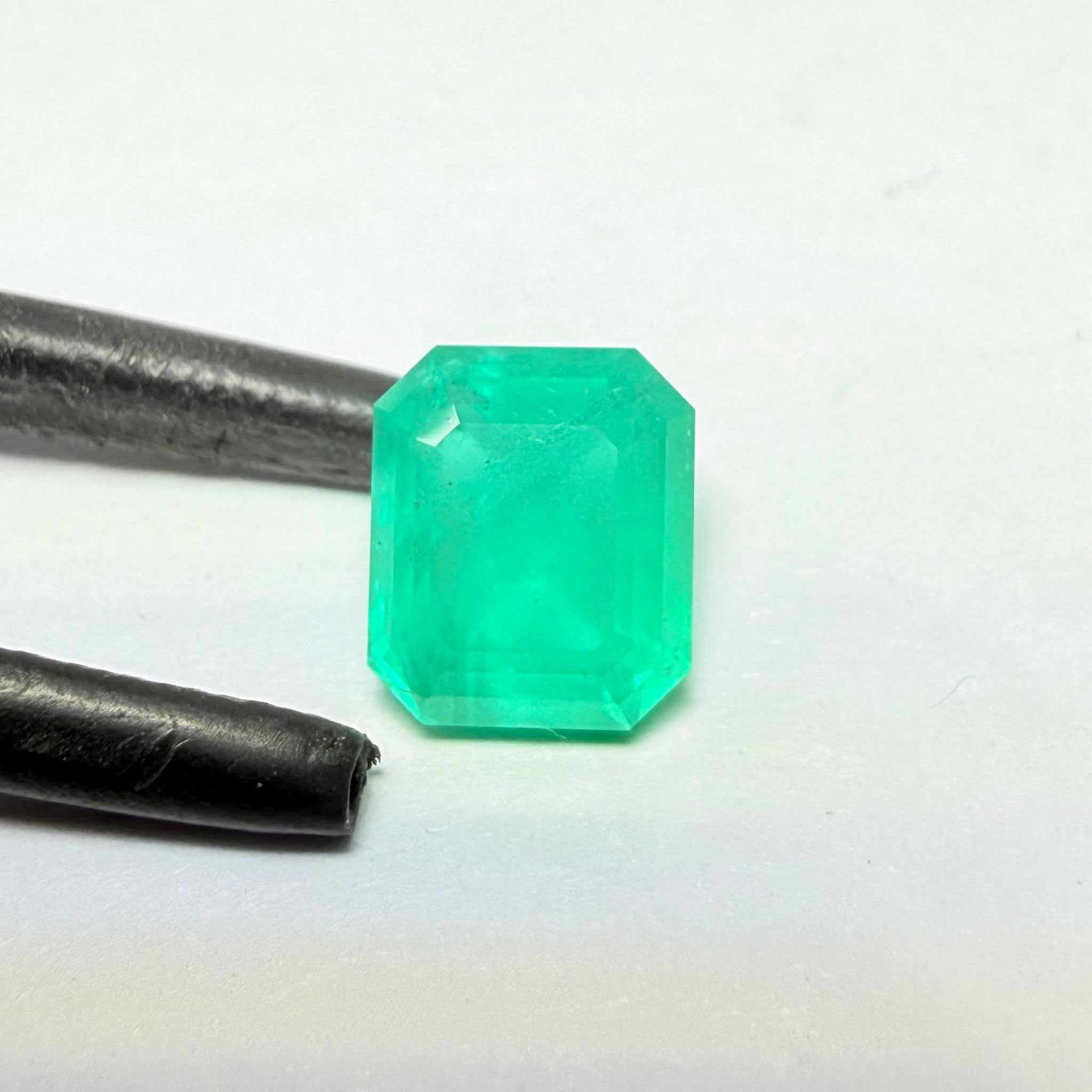 Emerald, 1.40ct, Sumbawanga, Tanzania, Untreated Unheated, no oil, vivid neon
