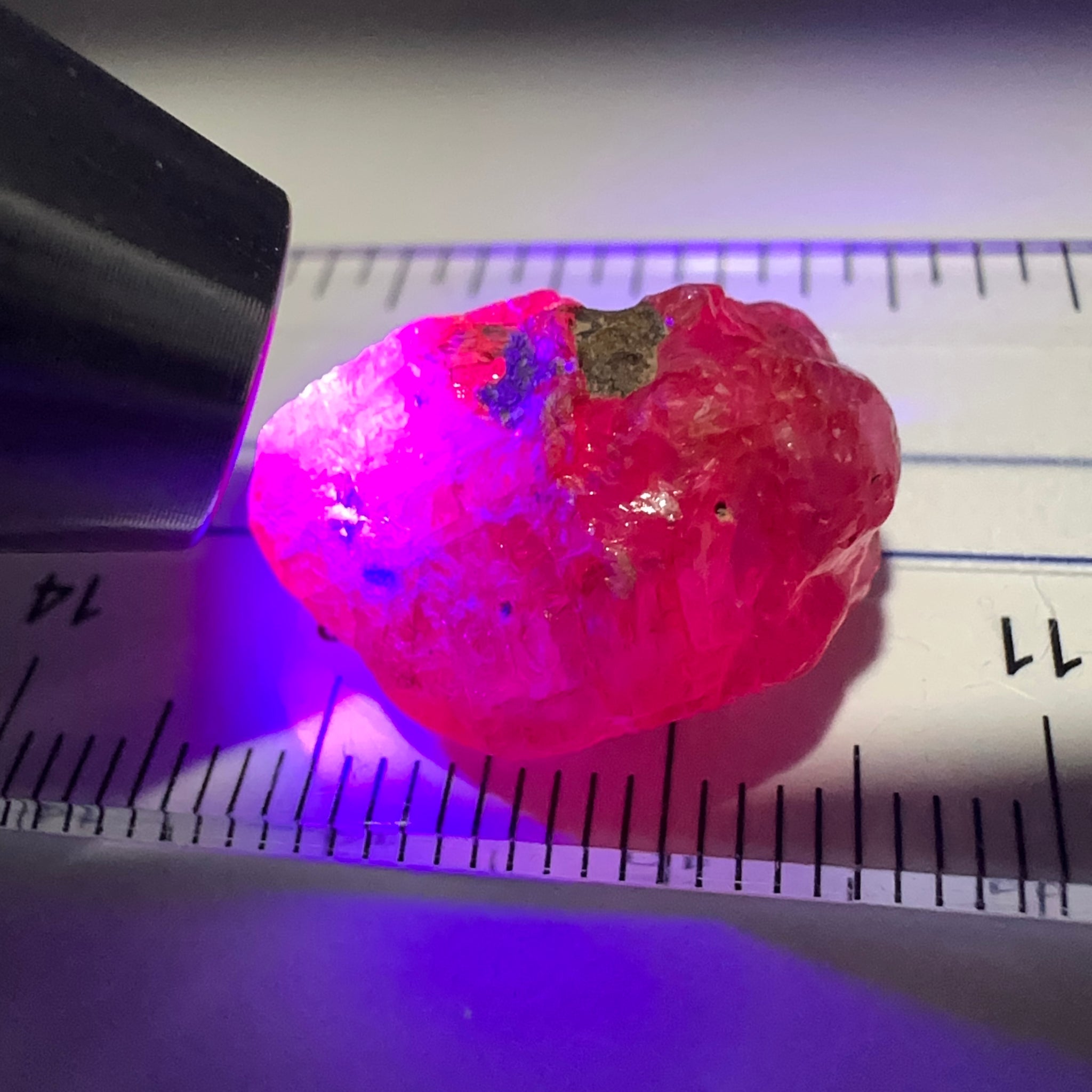 Sapphire Ruby Crystal, 20.23ct, Morogoro, Tanzania, Untreated Unheated. 18 x 12 x 9 mm, specimen/cab or facet it