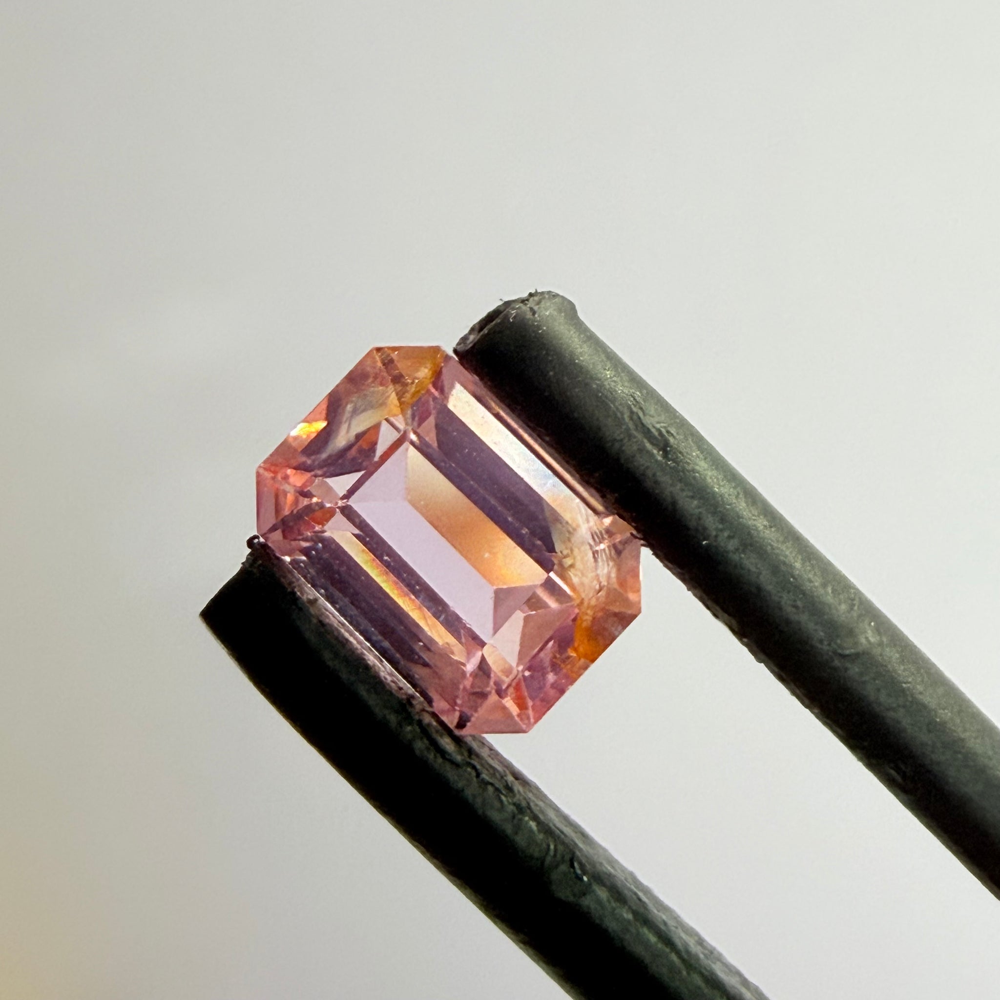 Mahenge Spinel, 0.89ct, Mahenge, Tanzania, Untreated Unheated, slight inclusions on the outside