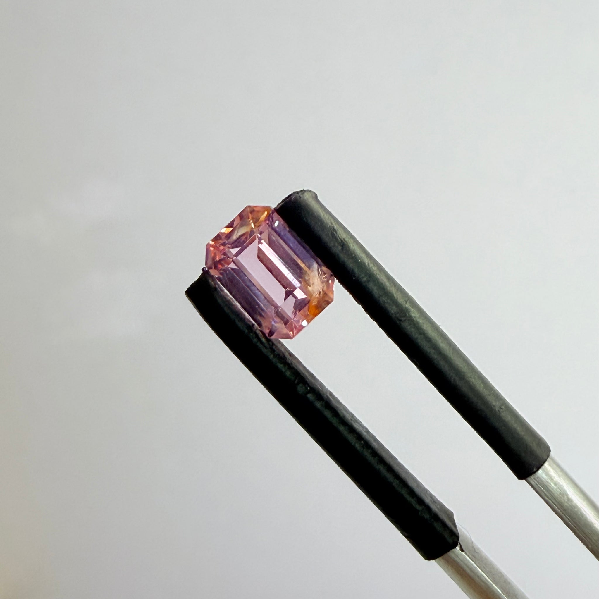Mahenge Spinel, 0.89ct, Mahenge, Tanzania, Untreated Unheated, slight inclusions on the outside
