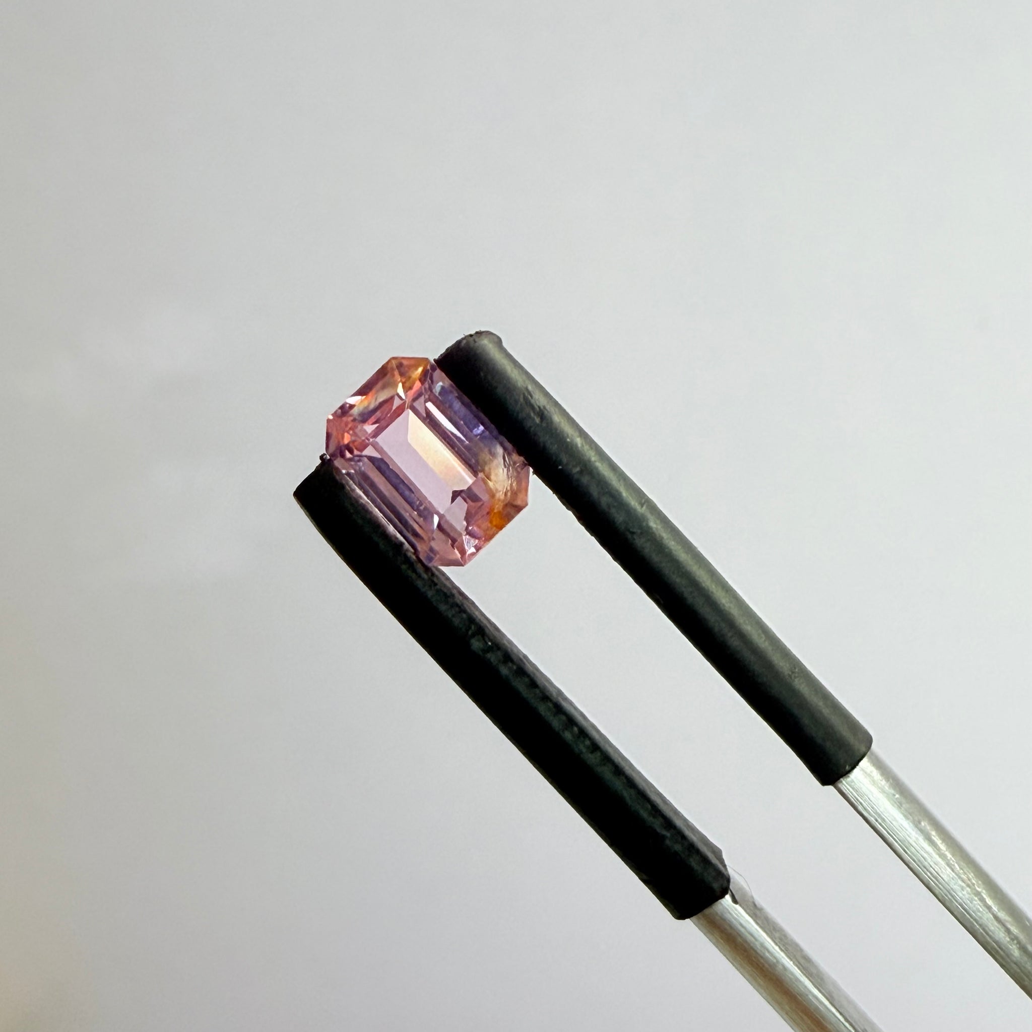 Mahenge Spinel, 0.89ct, Mahenge, Tanzania, Untreated Unheated, slight inclusions on the outside