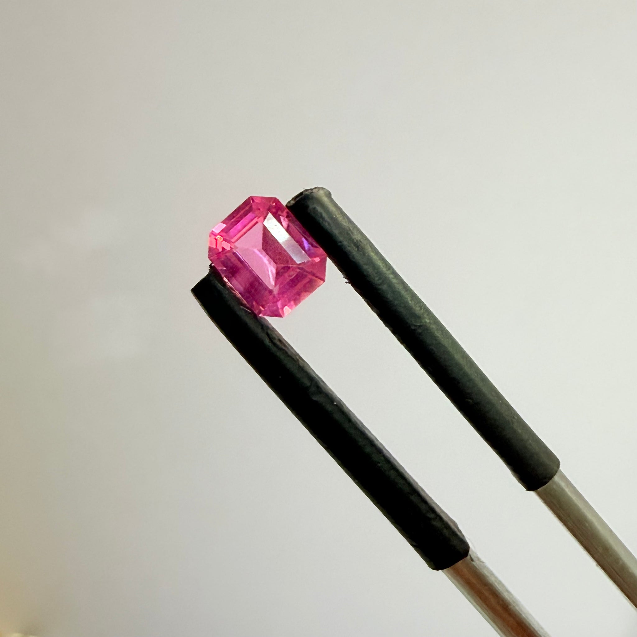 Mahenge Spinel, 0.56ct, Mahenge, Tanzania, Untreated Unheated, tiny chip on the corner of the table, I have circled it in the pics, not easily noticeable in such a small size