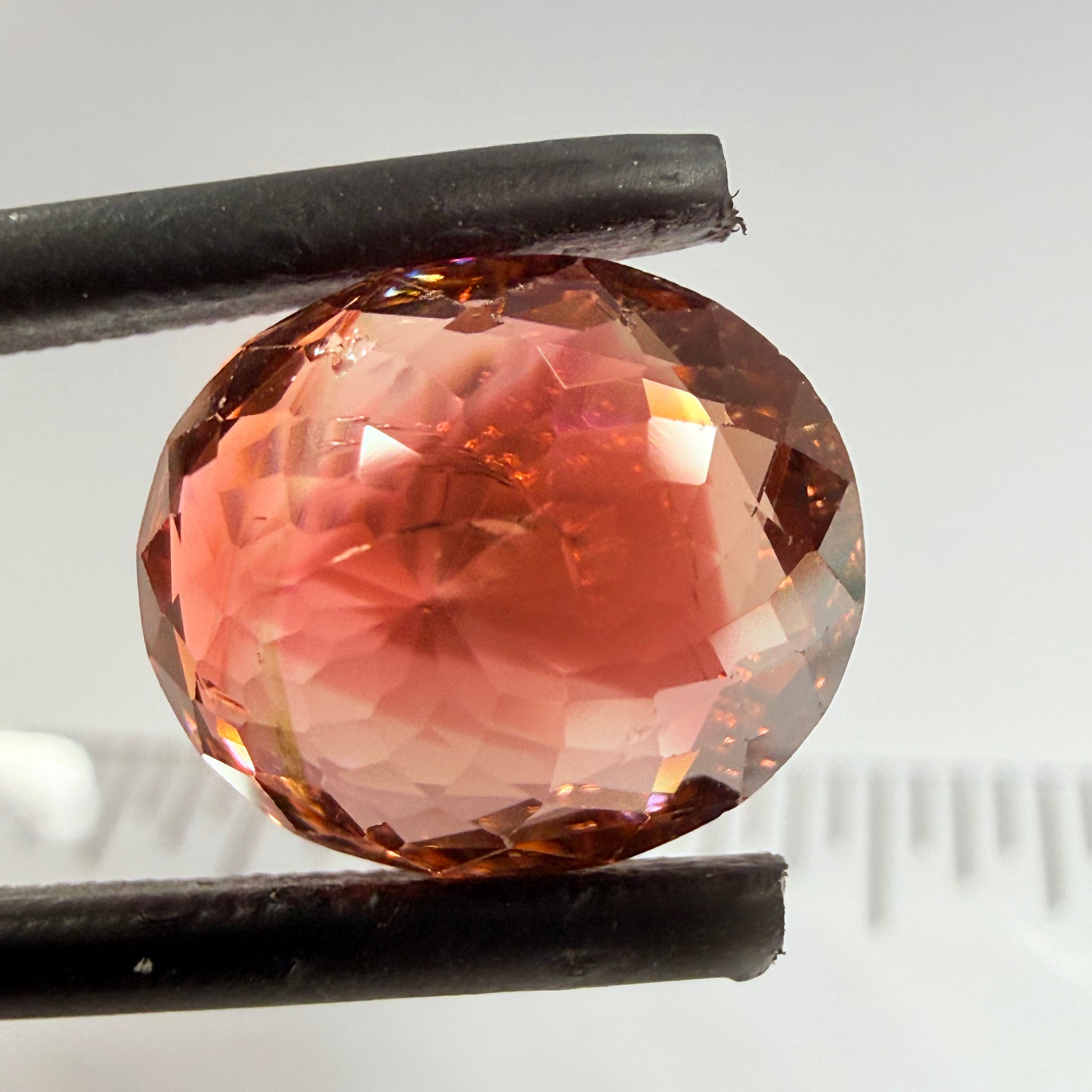 Tourmaline, 6.08ct, DRC, Untreated Unheated, slight chip on the table, see next pic we have circled it, and a large crack in the middle, but look at the triangular zoning!
