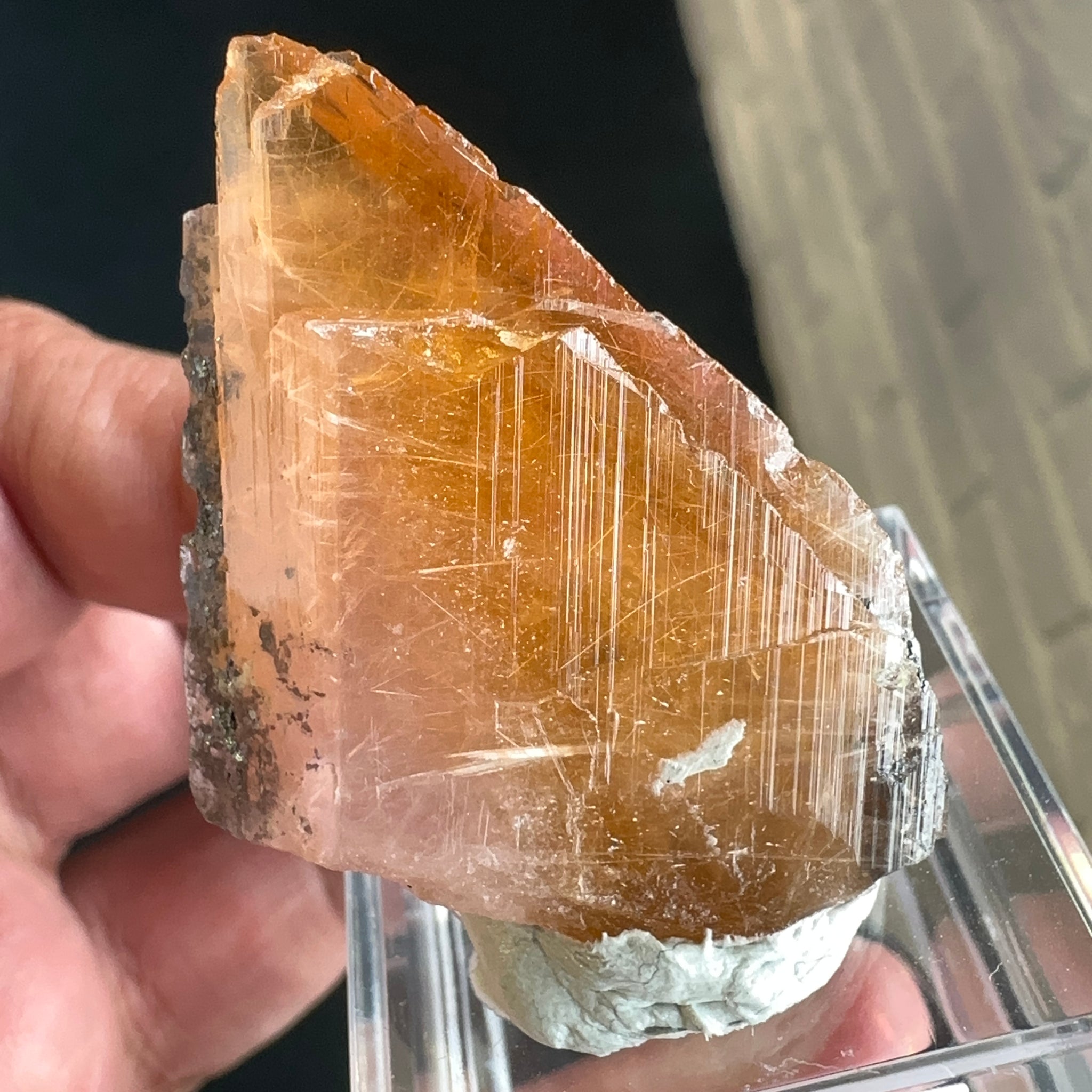 Magnesio Axinite, 22.70gm, Crystal, Merelani, Tanzania. 48.0 x 33.10 x 10.7mm, Untreated Unheated