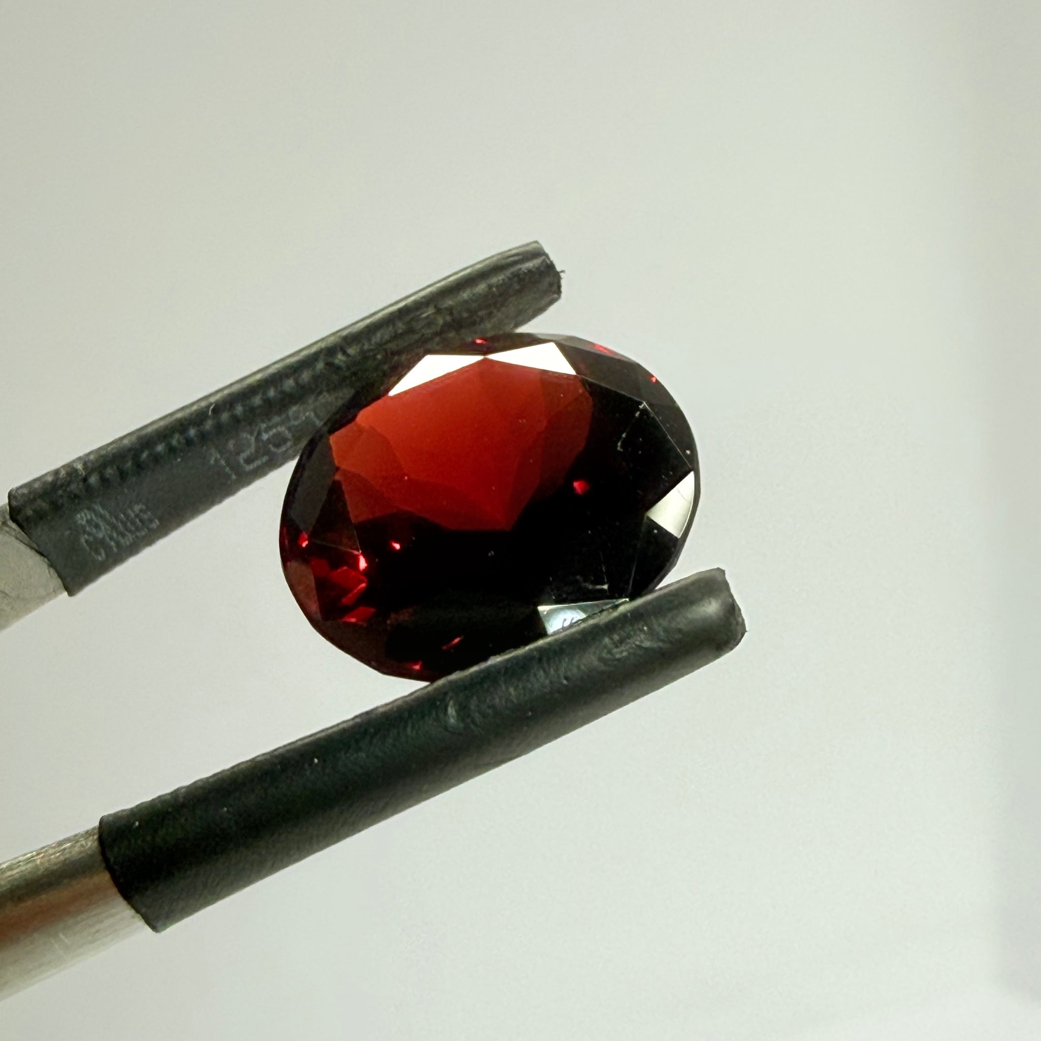 Umba Garnet, dark stone, 9.57ct, Tanzania, Untreated Unheated