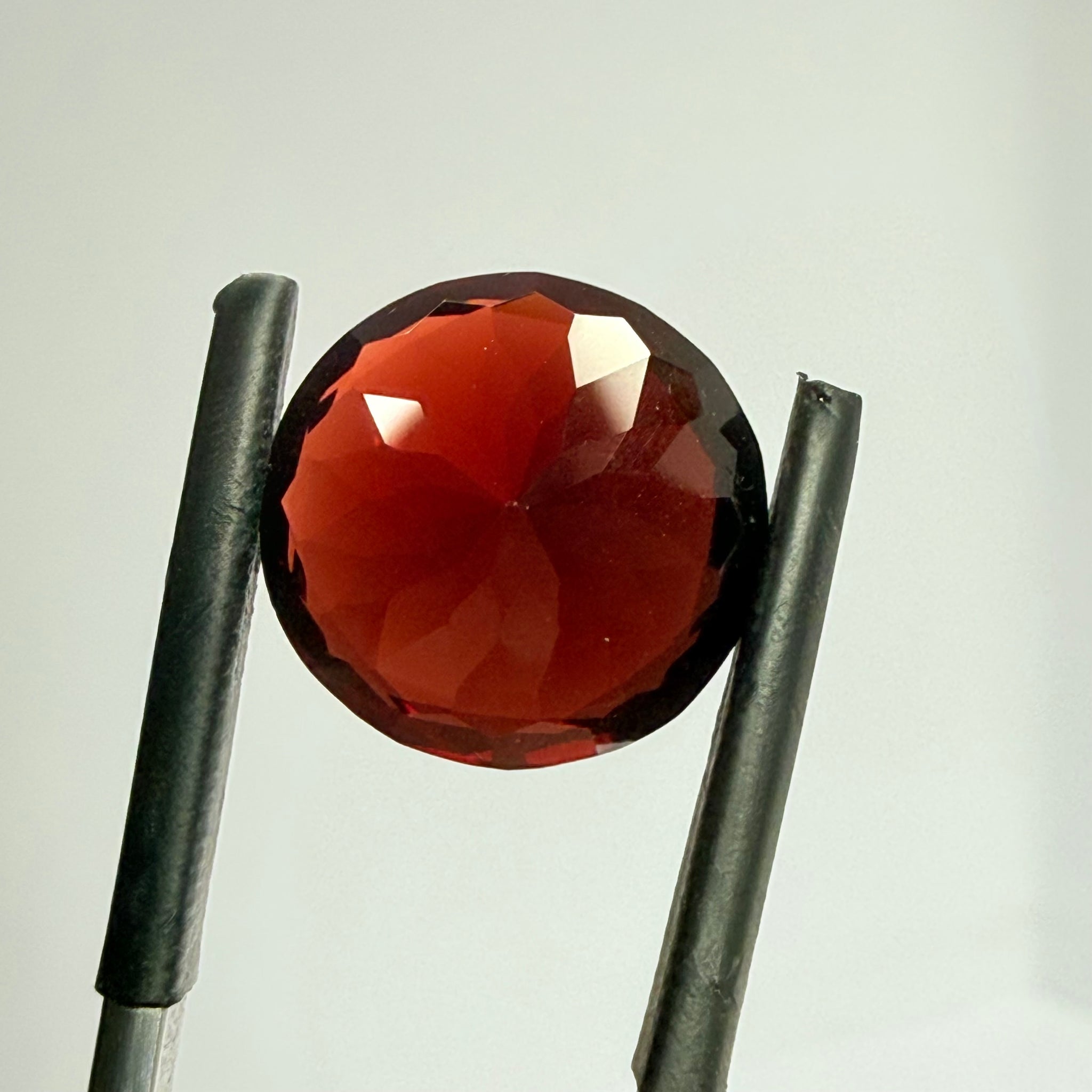 Umba Garnet, dark stone, 9.57ct, Tanzania, Untreated Unheated