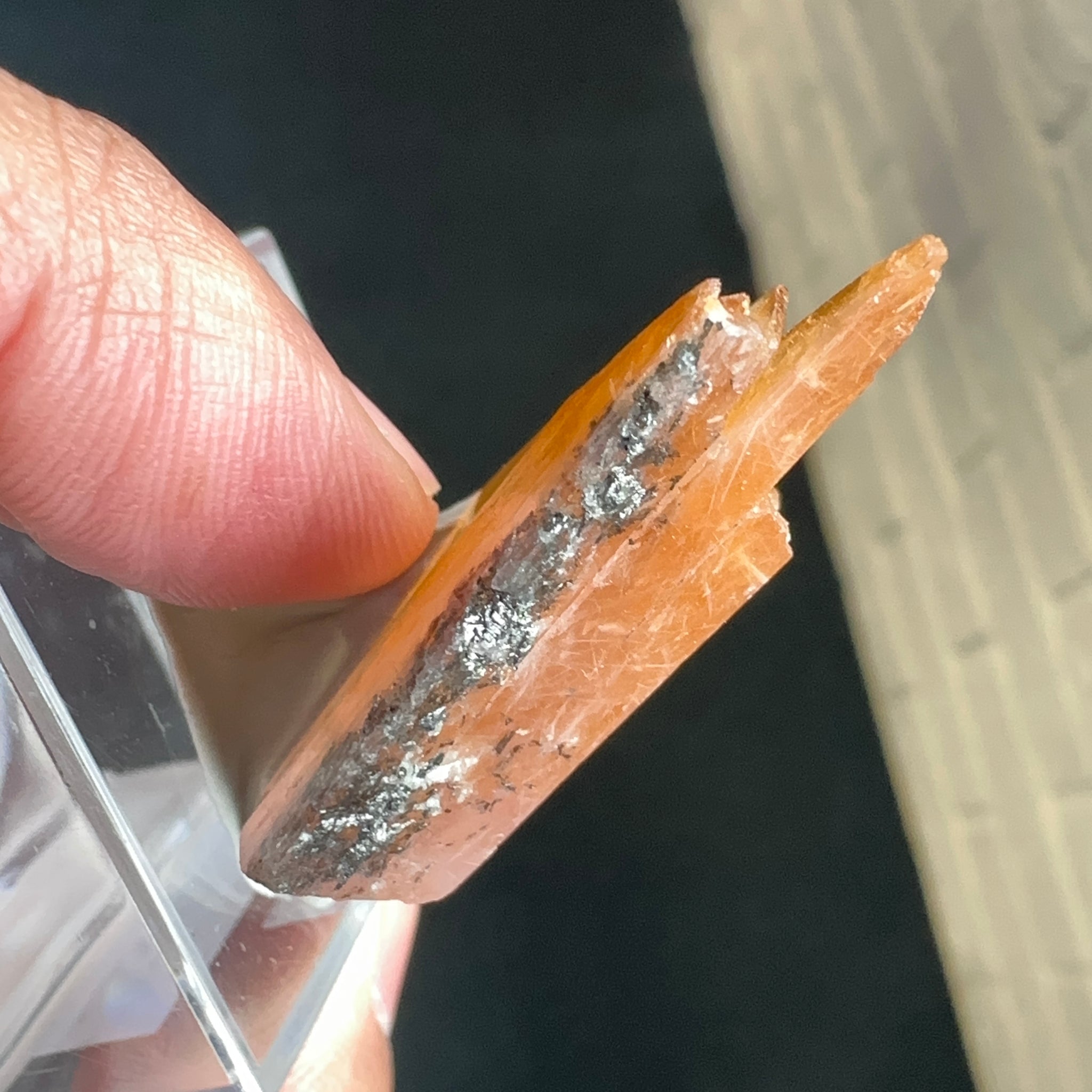 Magnesio Axinite, 22.70gm, Crystal, Merelani, Tanzania. 48.0 x 33.10 x 10.7mm, Untreated Unheated