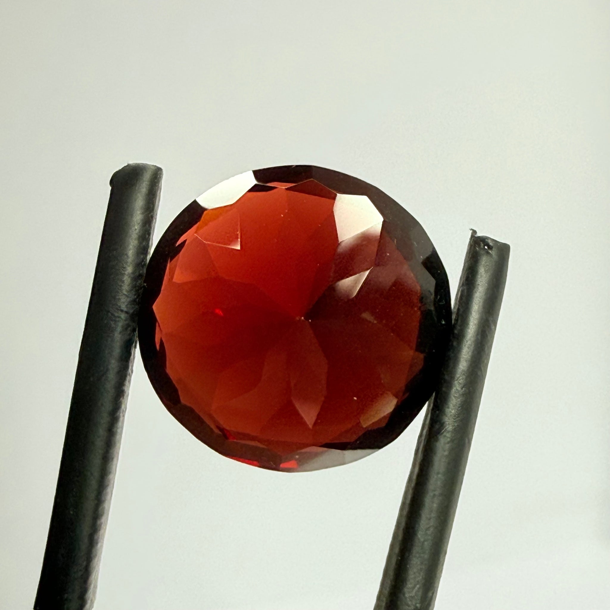 Umba Garnet, dark stone, 9.57ct, Tanzania, Untreated Unheated