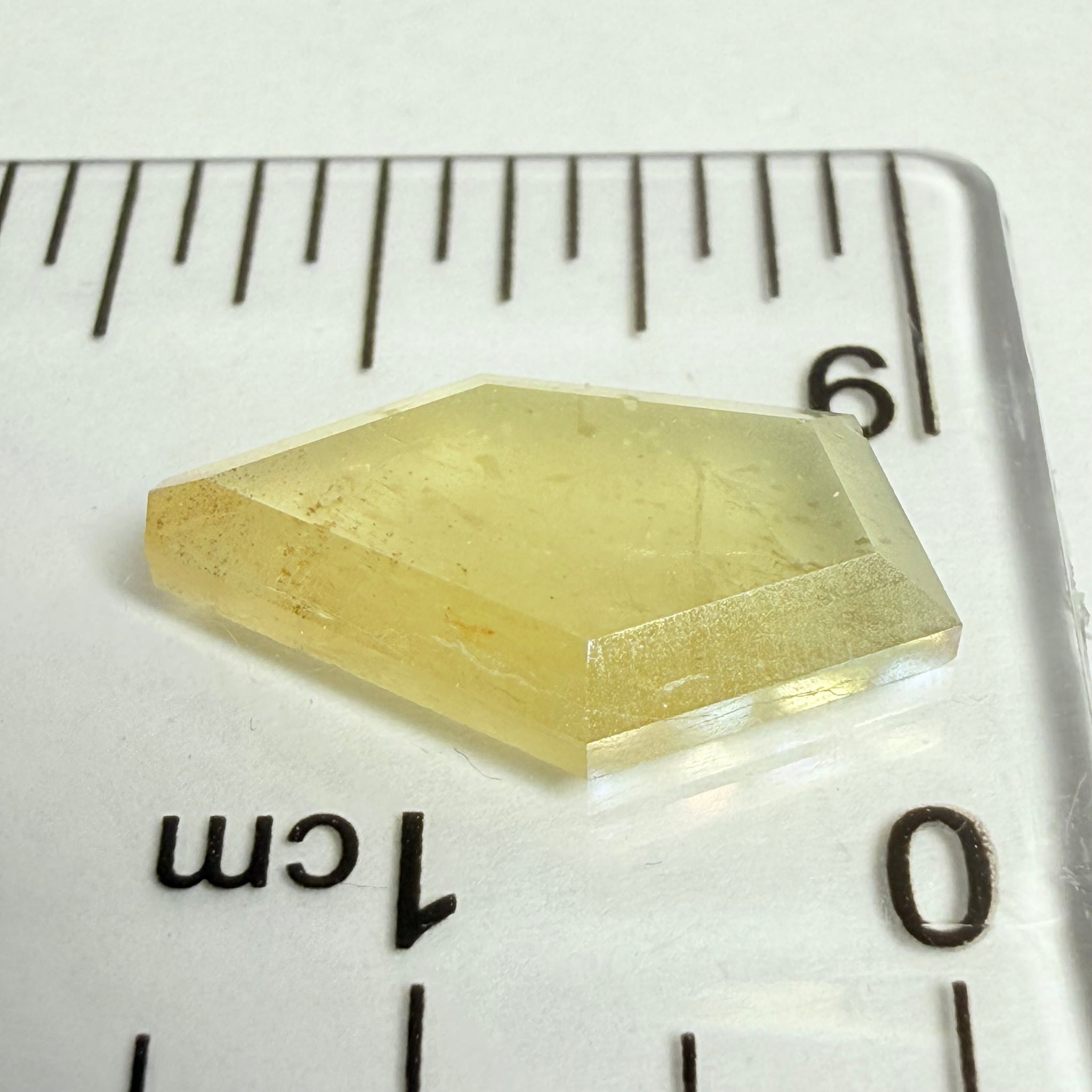 Yellow Sapphire, fancy freefrom tablet cut, 4.50ct, Umba Valley, Tanzania, Yellow Sapphire, Untreated Unheated