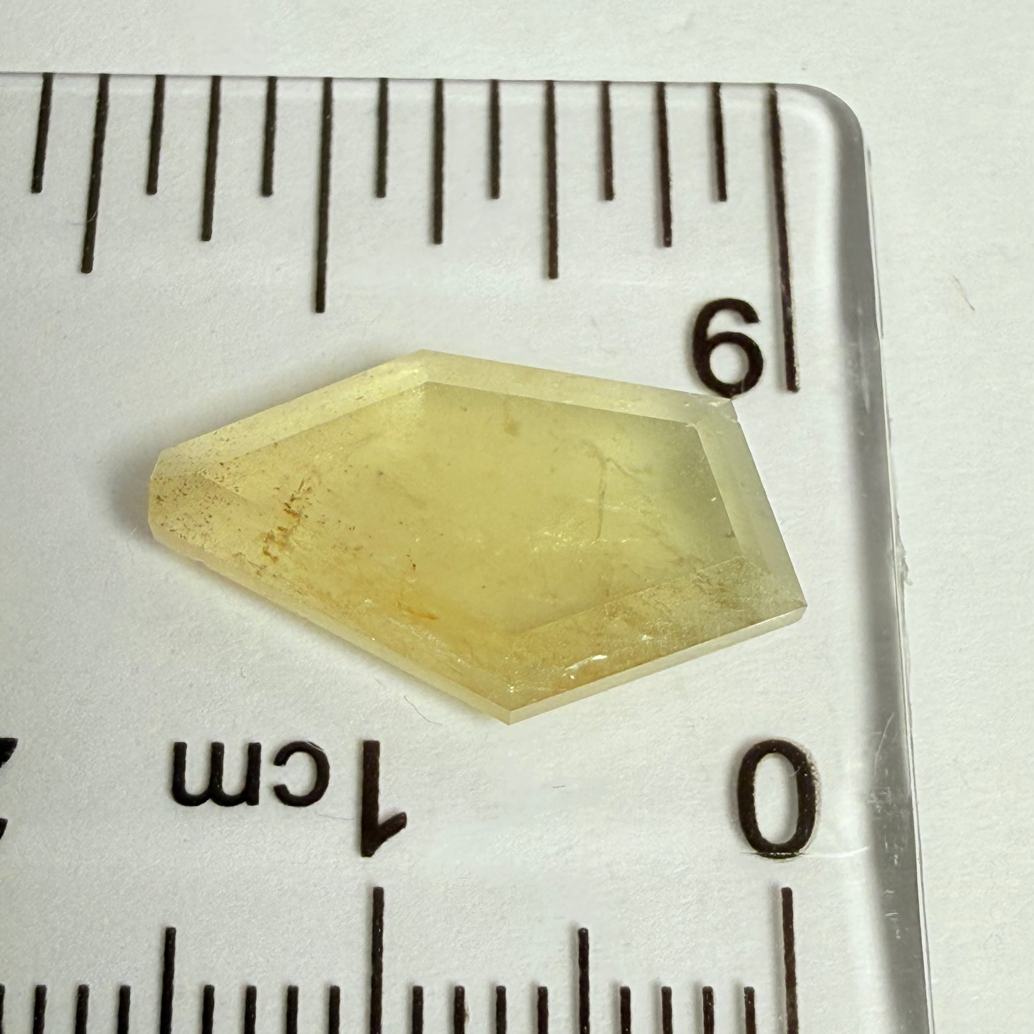 Yellow Sapphire, fancy freefrom tablet cut, 4.50ct, Umba Valley, Tanzania, Yellow Sapphire, Untreated Unheated
