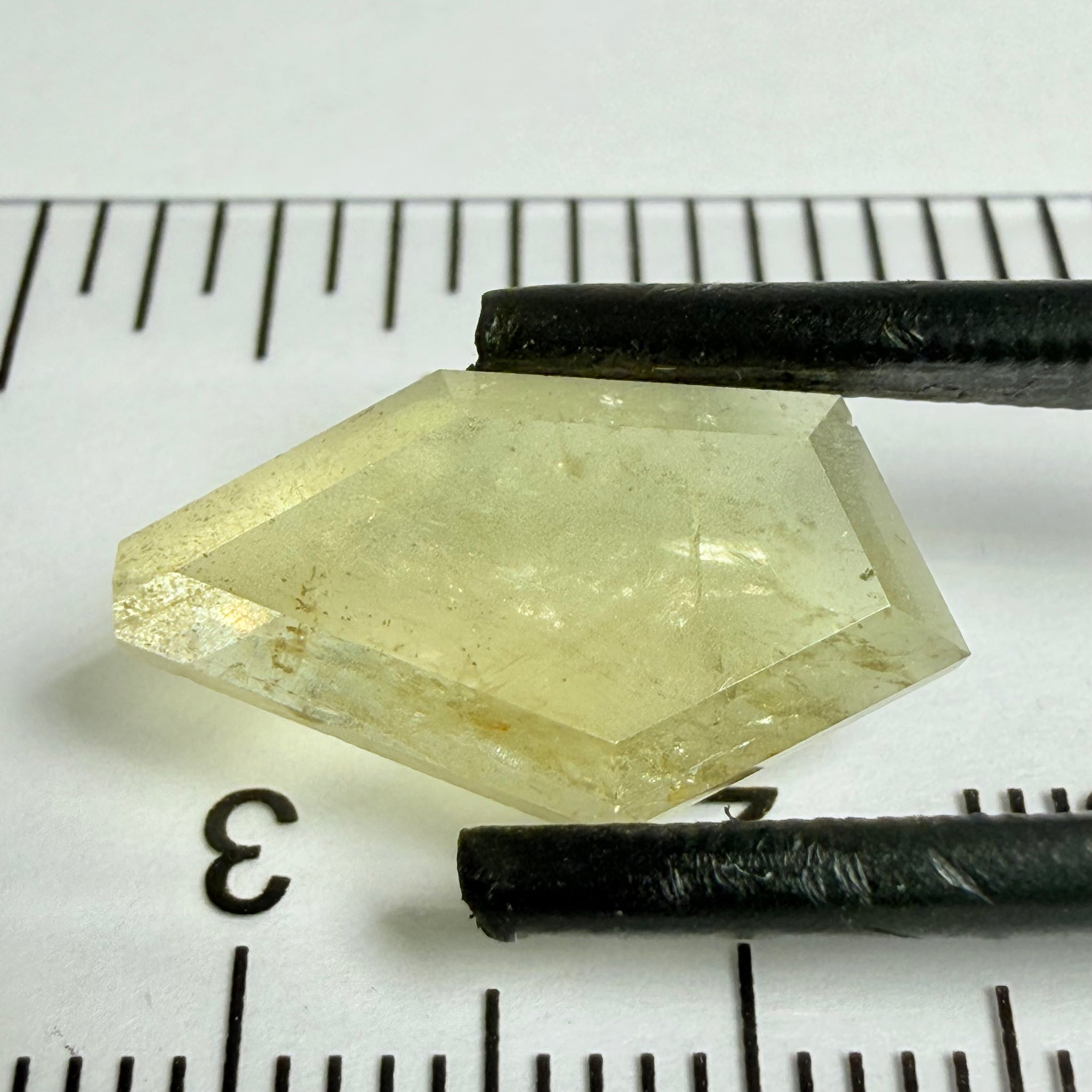 Yellow Sapphire, fancy freefrom tablet cut, 4.50ct, Umba Valley, Tanzania, Yellow Sapphire, Untreated Unheated
