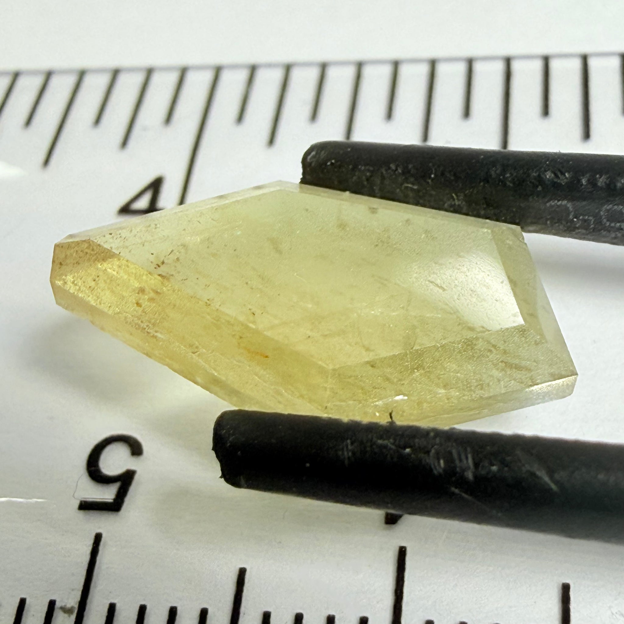 Yellow Sapphire, fancy freefrom tablet cut, 4.50ct, Umba Valley, Tanzania, Yellow Sapphire, Untreated Unheated