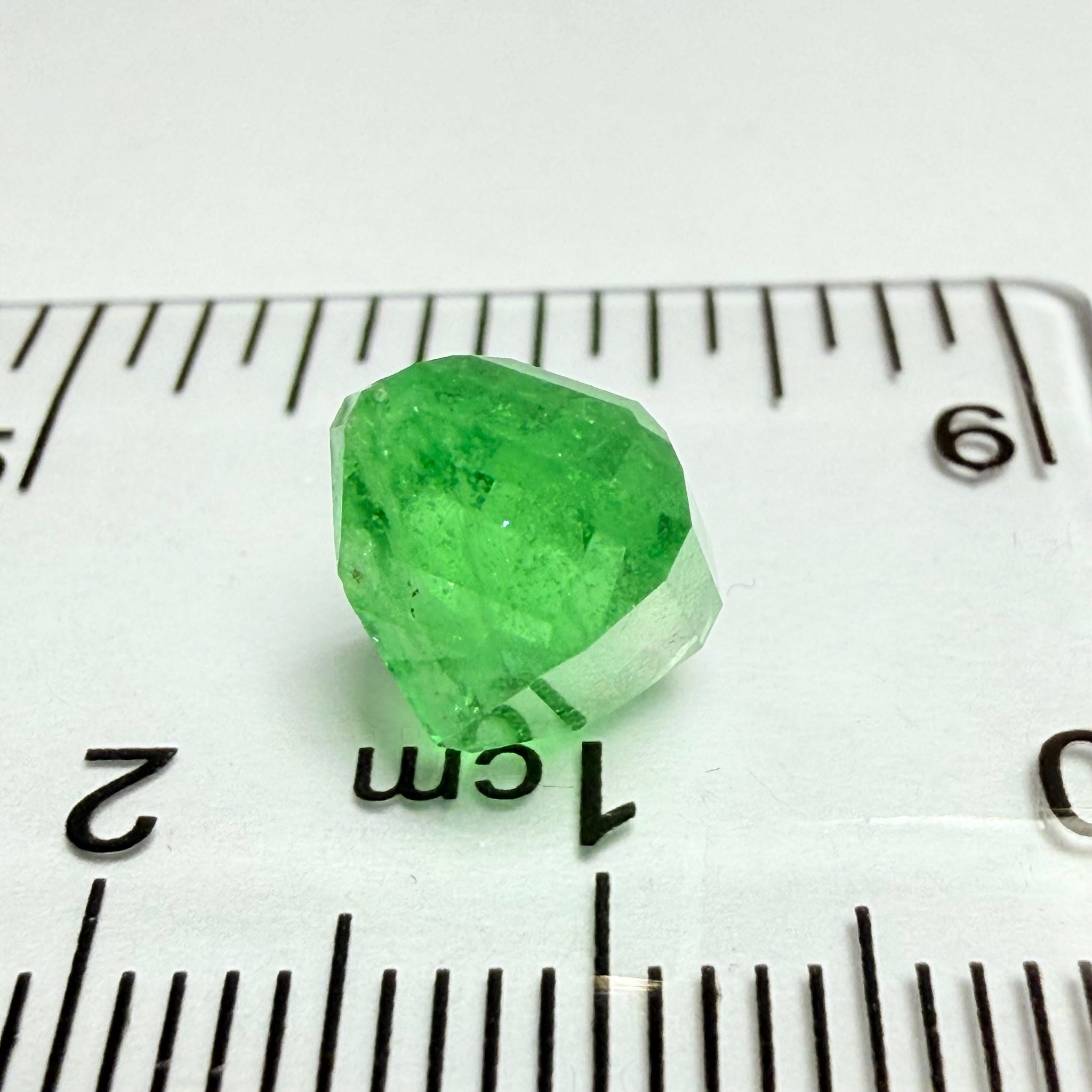 Tsavorite Garnet, Fancy Freeform Cut, 4.39ct, Tanzania, Untreated Unheated