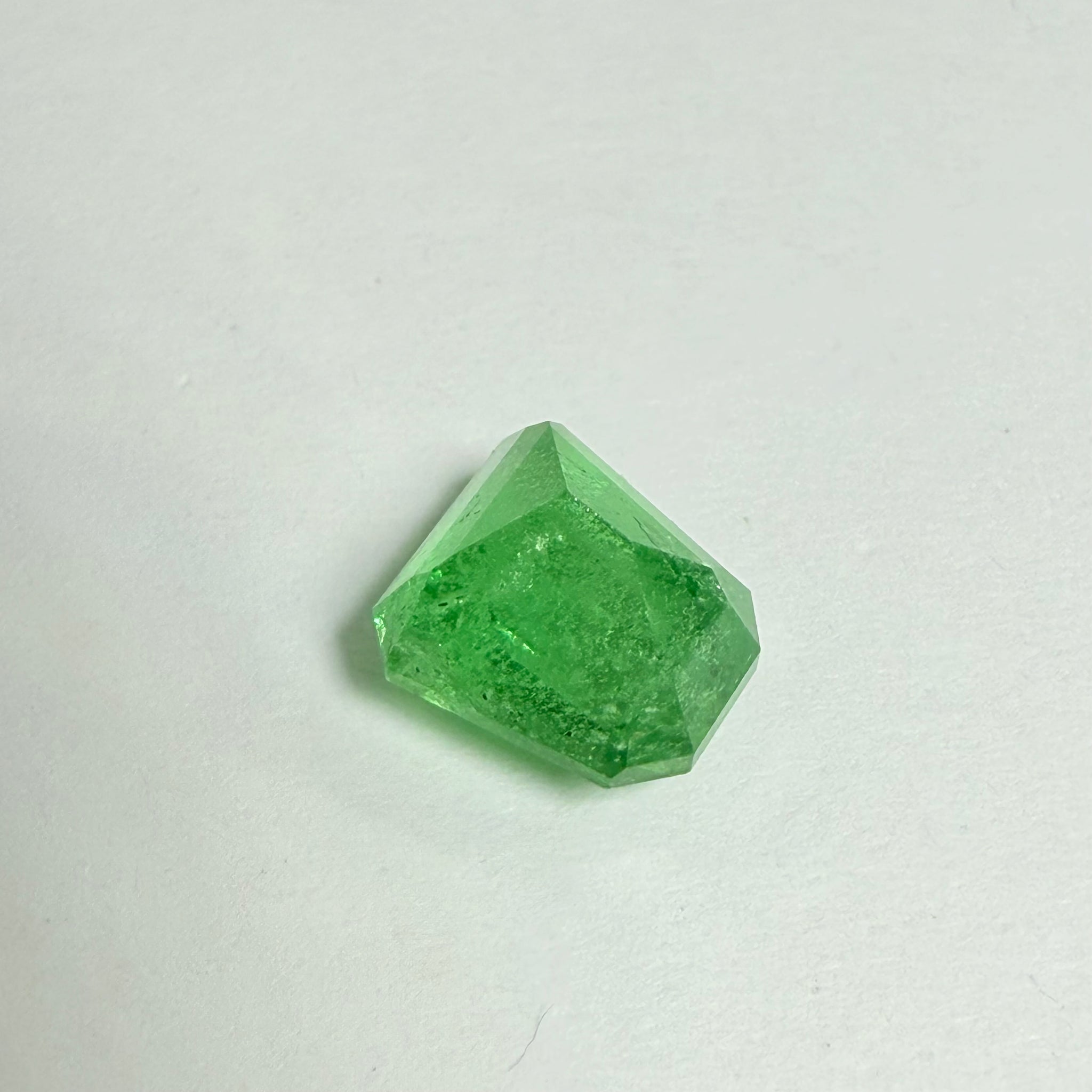 Tsavorite Garnet, Fancy Freeform Cut, 4.39ct, Tanzania, Untreated Unheated
