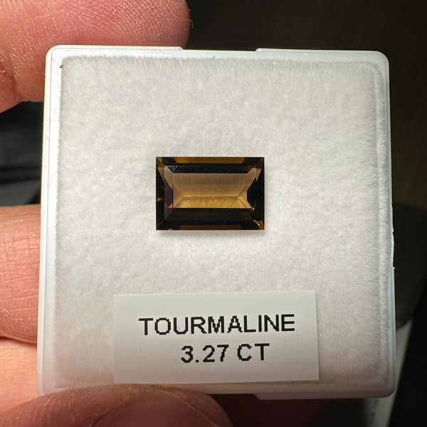 Tanzanian Tourmaline, 3.27ct, Untreated Unheated - slight inclusion under crown, you can see from pics