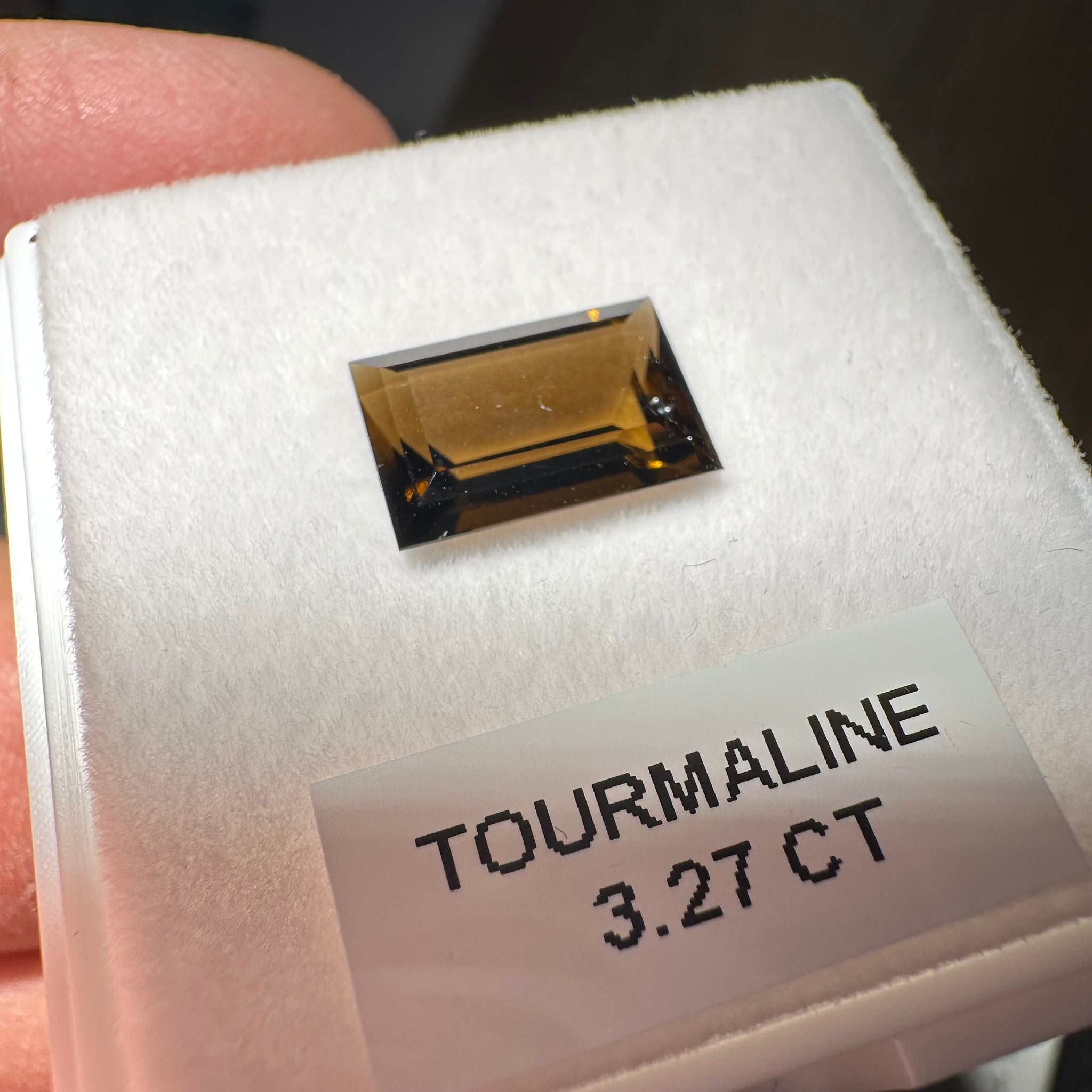 Tanzanian Tourmaline, 3.27ct, Untreated Unheated - slight inclusion under crown, you can see from pics