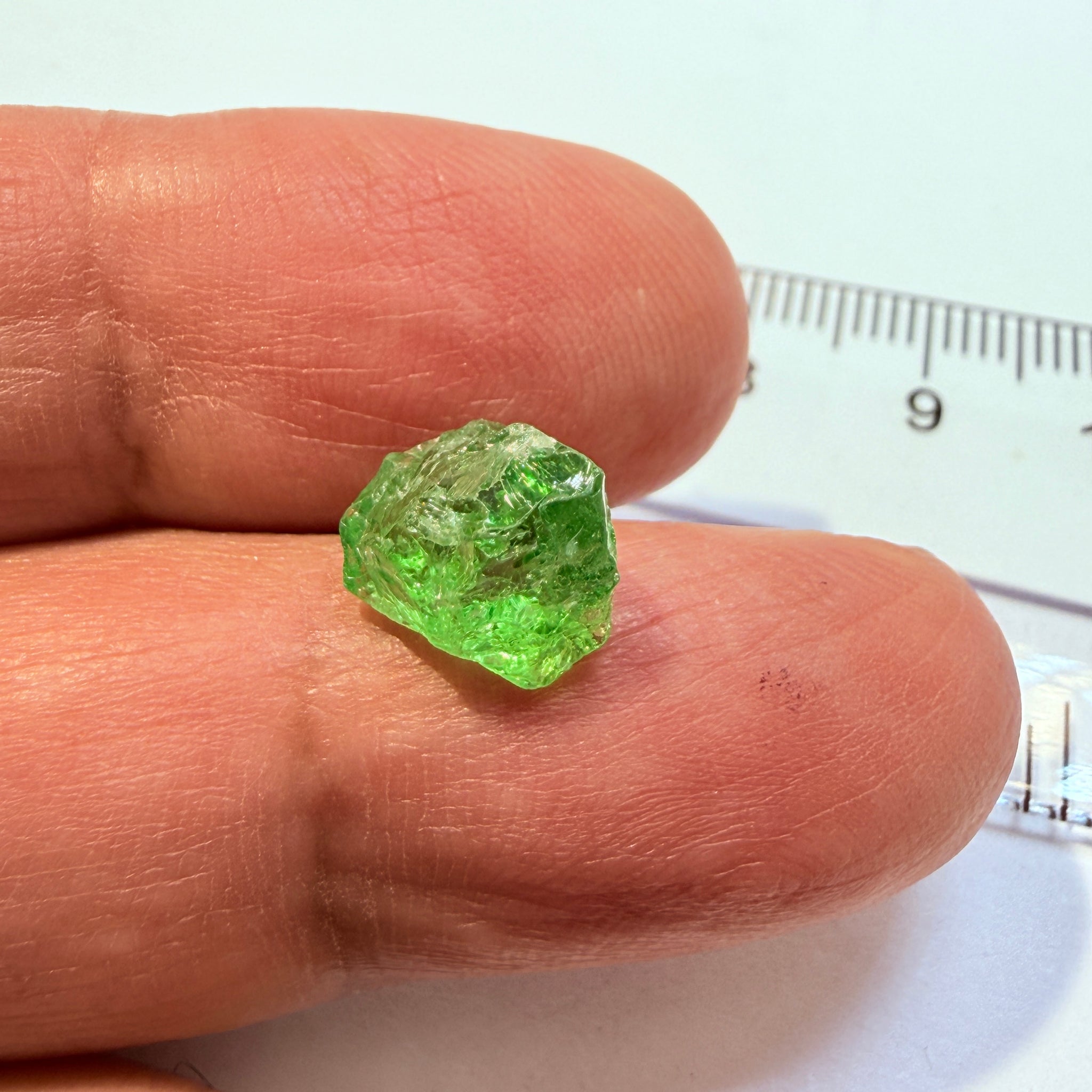 Tsavorite Garnet, 4.23ct, Tanzania, Untreated Unheated, veils