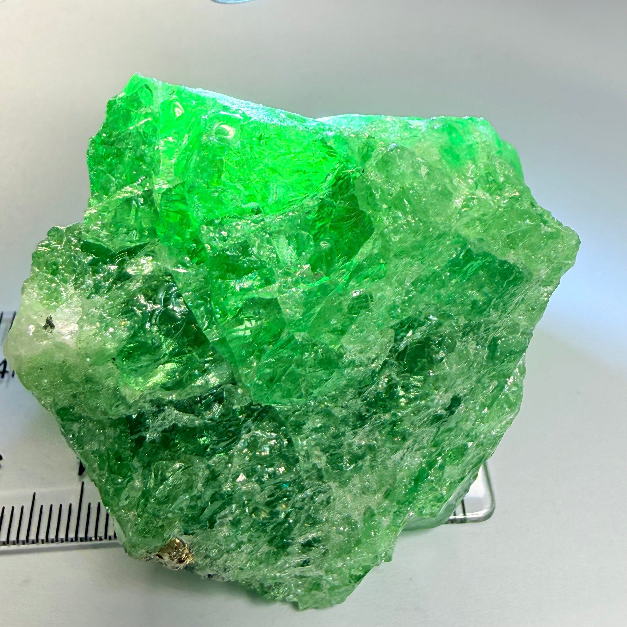 Tsavorite Garnet, 712.50ct / 142.50gm, Olemushuku, Tanzania, Untreated Unheated, a superbly rare piece with faceting portions all round, to be cobbed by a professional, or kept as an investment, see videos