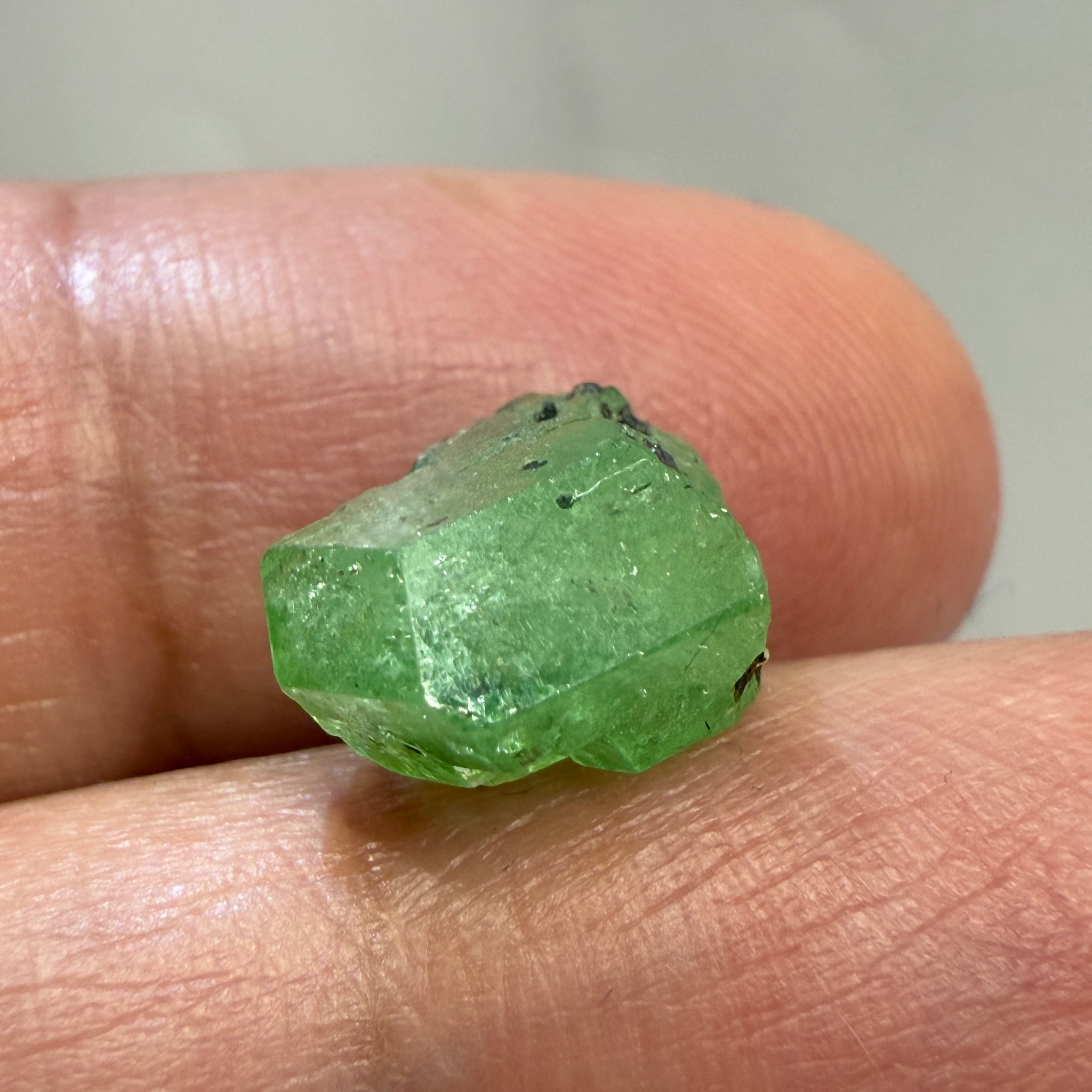Tsavorite Crystal, 5.84ct, Merelani. Tanzania, Untreated Unheated