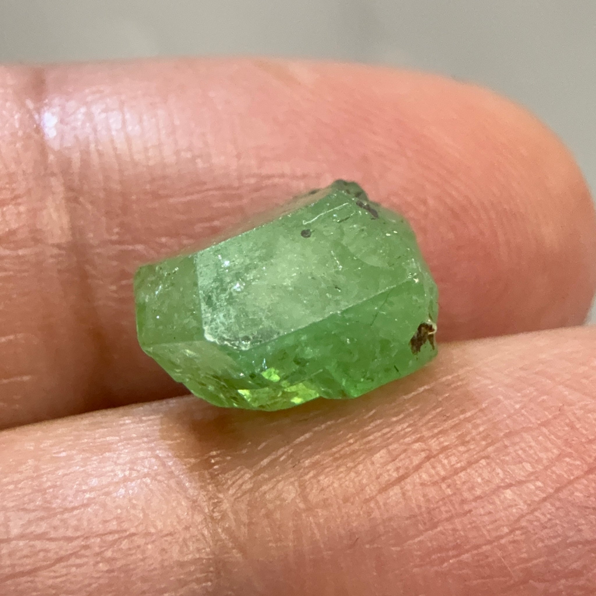 Tsavorite Crystal, 5.84ct, Merelani. Tanzania, Untreated Unheated