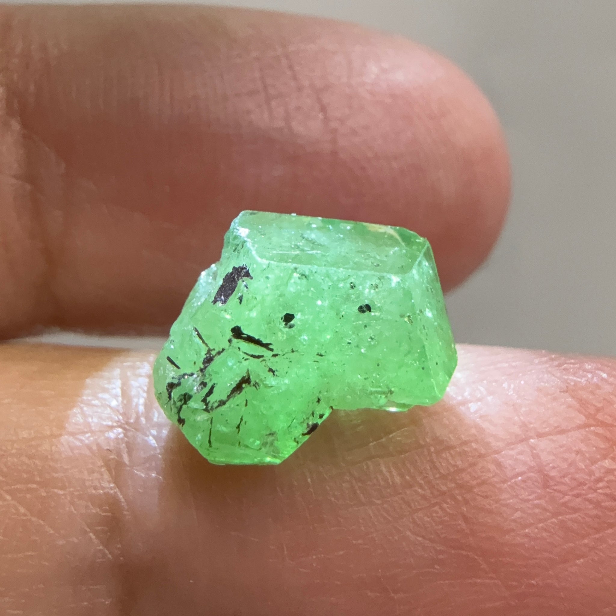 Tsavorite Crystal, 5.84ct, Merelani. Tanzania, Untreated Unheated