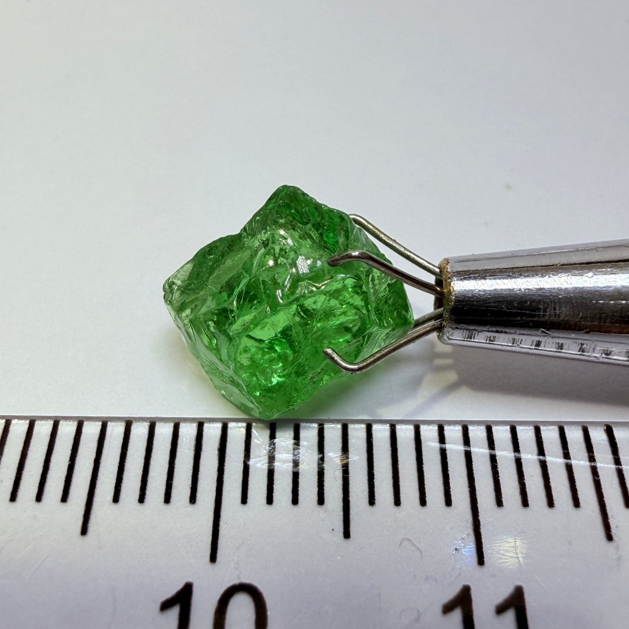 Tsavorite Garnet, 4.23ct, Tanzania, Untreated Unheated, veils