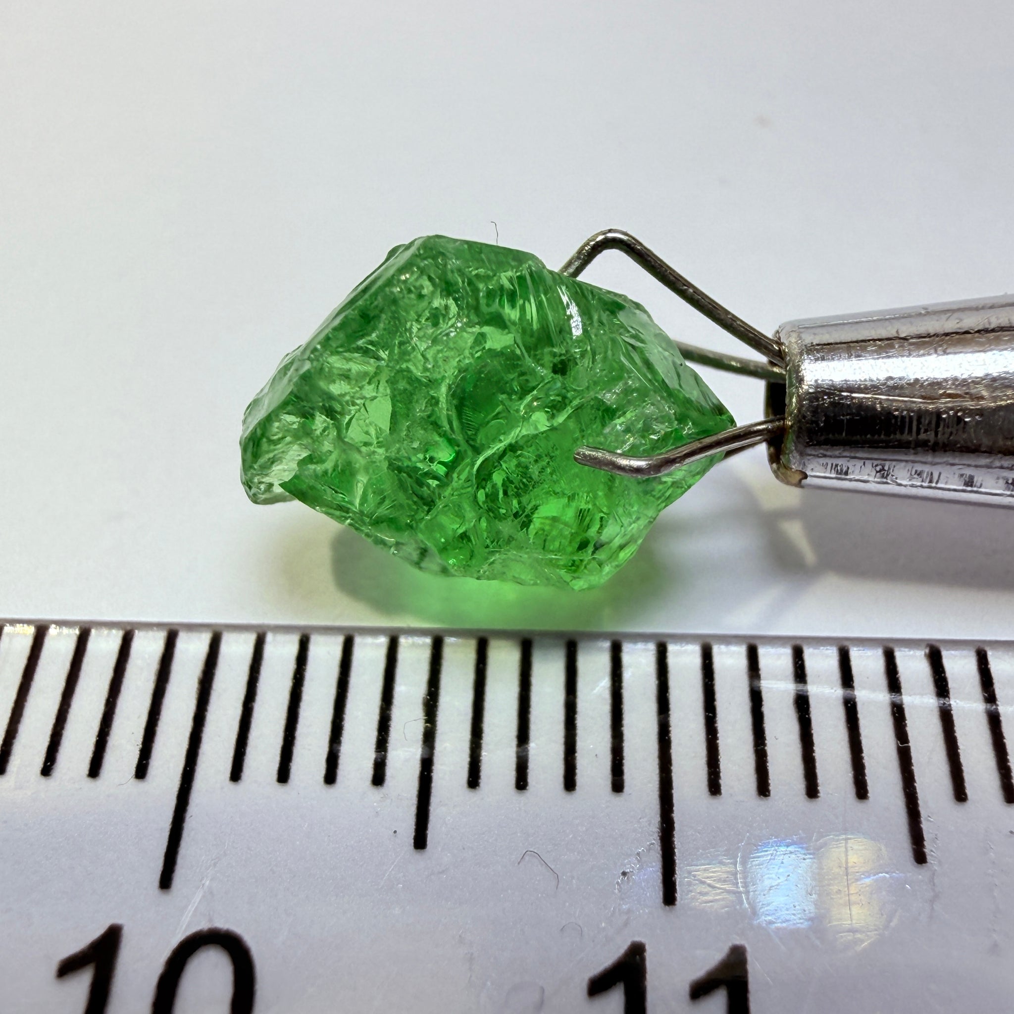 Tsavorite Garnet, 4.23ct, Tanzania, Untreated Unheated, veils