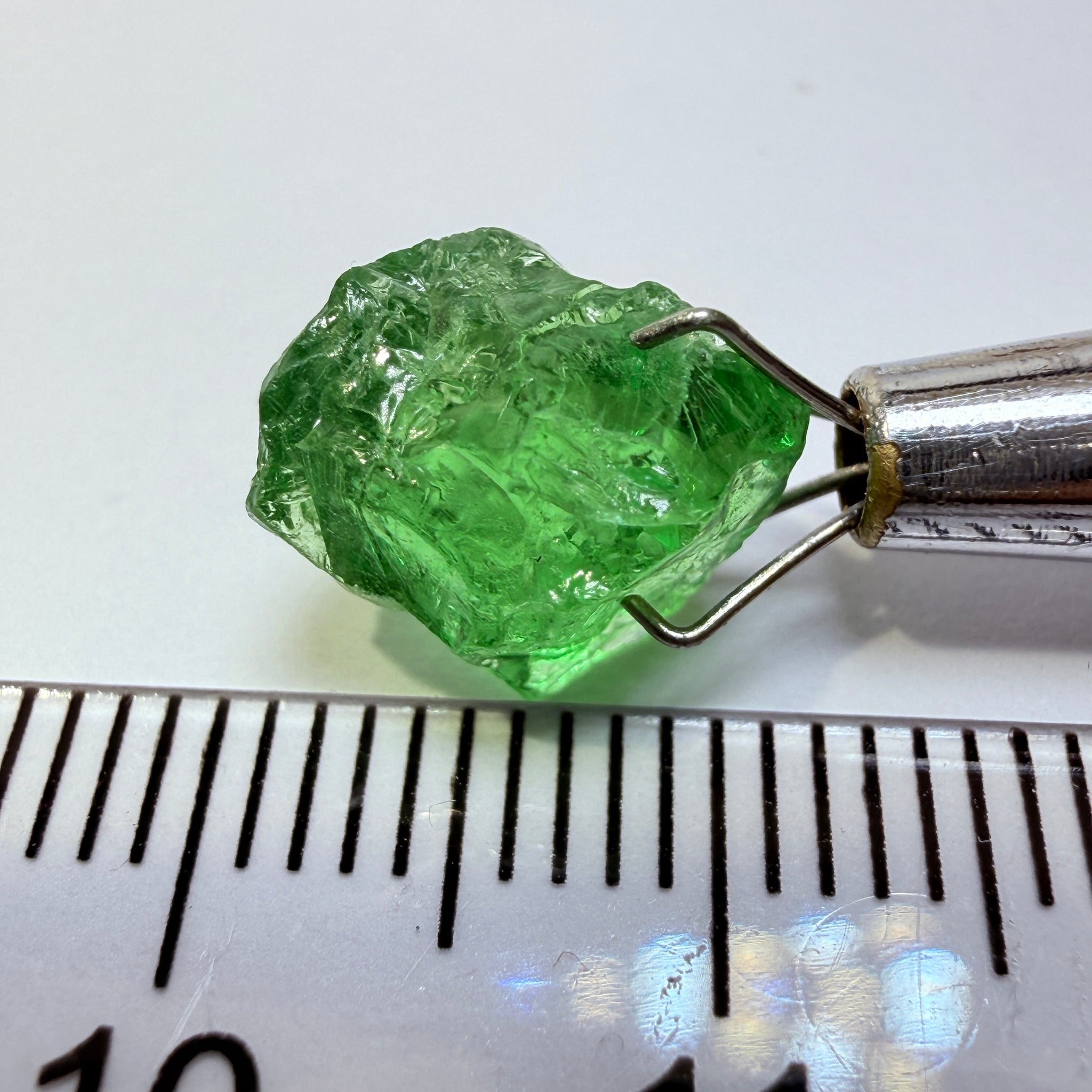 Tsavorite Garnet, 4.23ct, Tanzania, Untreated Unheated, veils