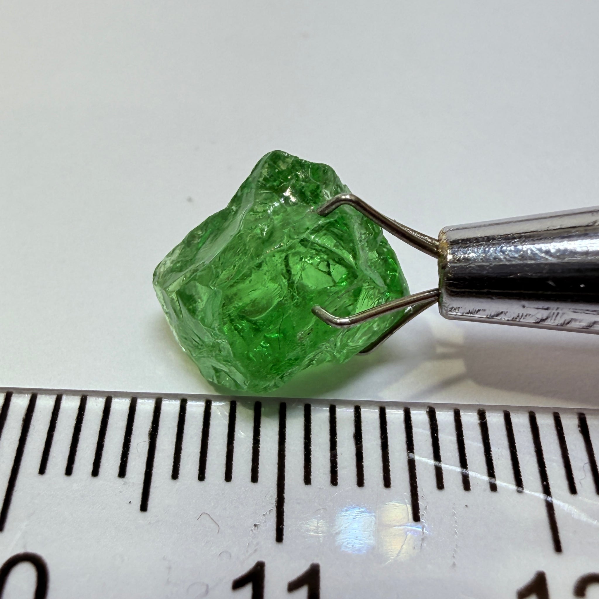 Tsavorite Garnet, 4.23ct, Tanzania, Untreated Unheated, veils