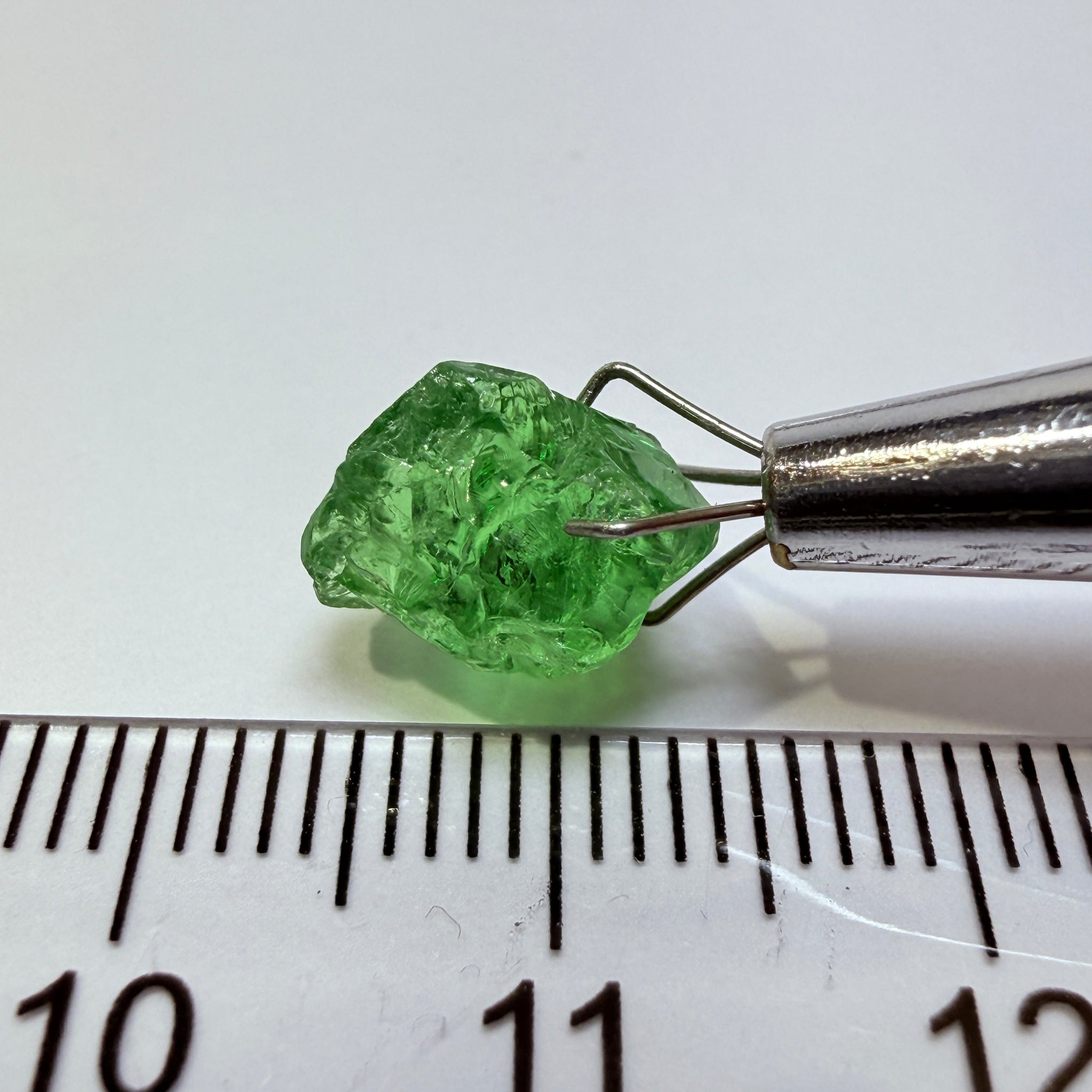 Tsavorite Garnet, 4.23ct, Tanzania, Untreated Unheated, veils