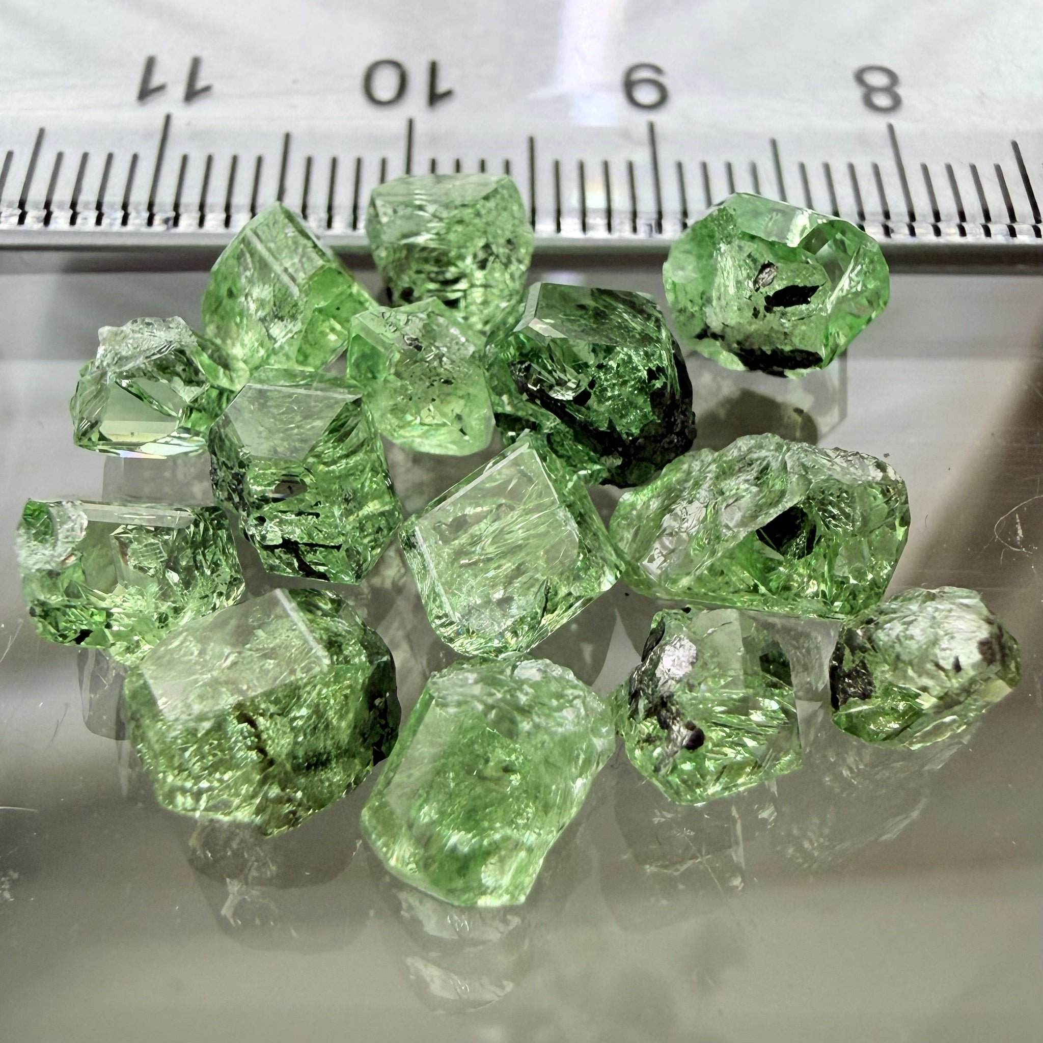 Merelani Mint Garnet Crystal Lot, 26.52ct, Tanzania, Untreated Unheated, tiny and beautiful, set them like this with their natural unpolished crystalline faces into jewellery