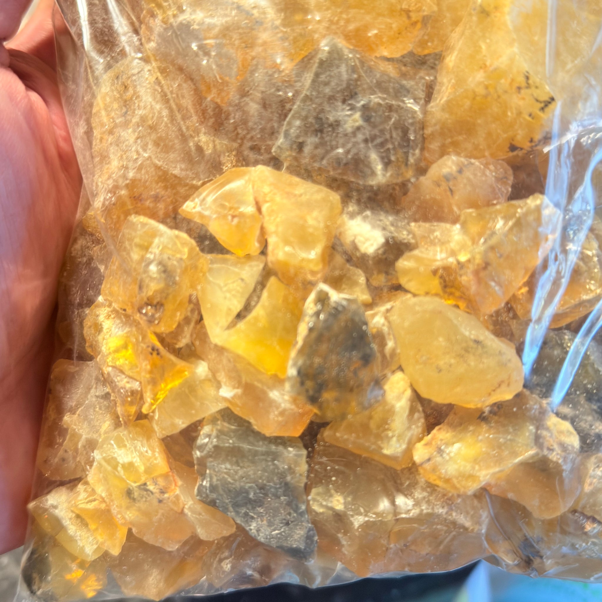 Honey Opal, Kigoma, Tanzania, 1 Kilo Bag, great for cabbing and faceting, (see close-ups in photos), polishes really well, if you want to see how polished cabs from this material looks reach out, also good for retailing and selling at shows