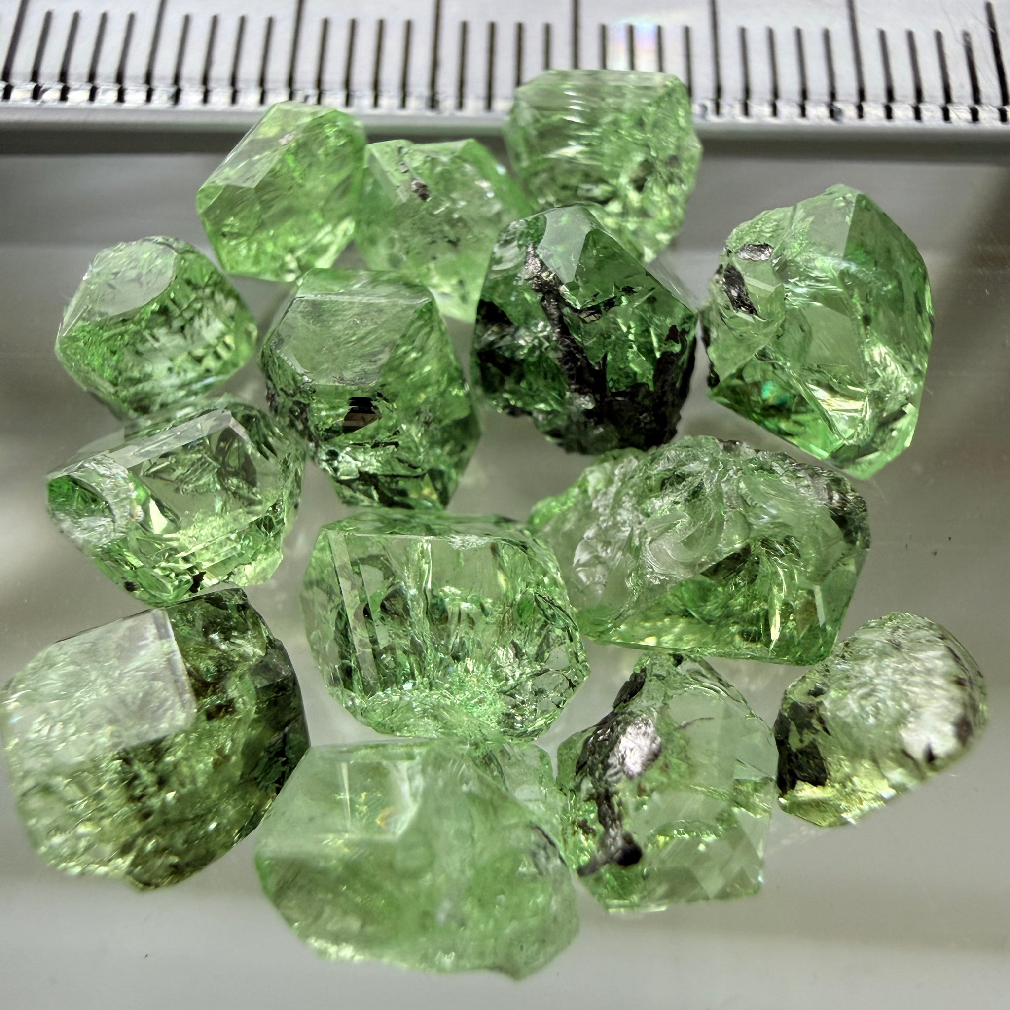Merelani Mint Garnet Crystal Lot, 26.52ct, Tanzania, Untreated Unheated, tiny and beautiful, set them like this with their natural unpolished crystalline faces into jewellery