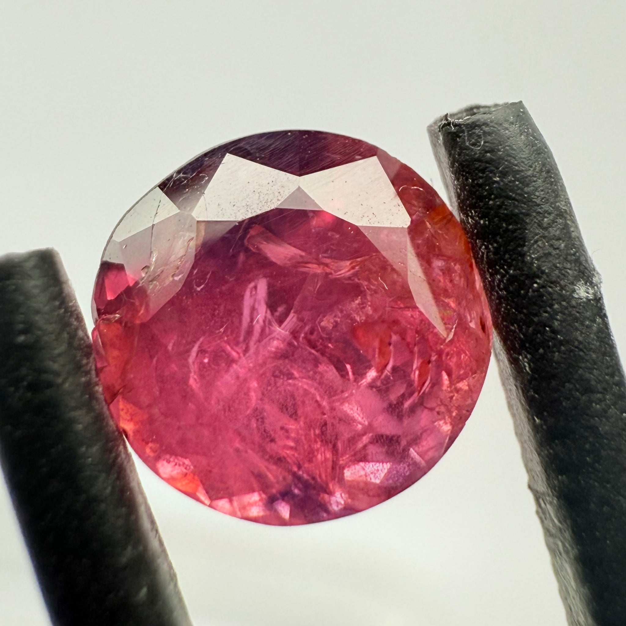 Winza Sapphire, native cut in Tanzania, 1.80ct, Winza, Tanzania, Untreated Unheated, pictures taken on a gem display ring, have a look