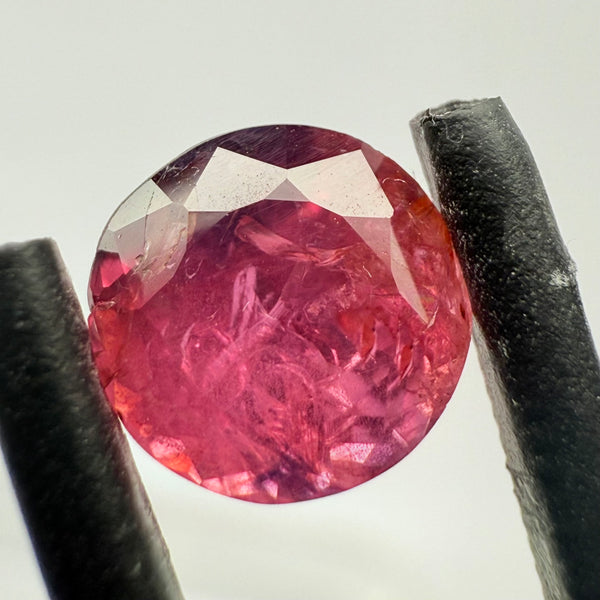 Winza Sapphire, native cut in Tanzania, 1.80ct, Winza, Tanzania, Untreated Unheated, pictures taken on a gem display ring, have a look