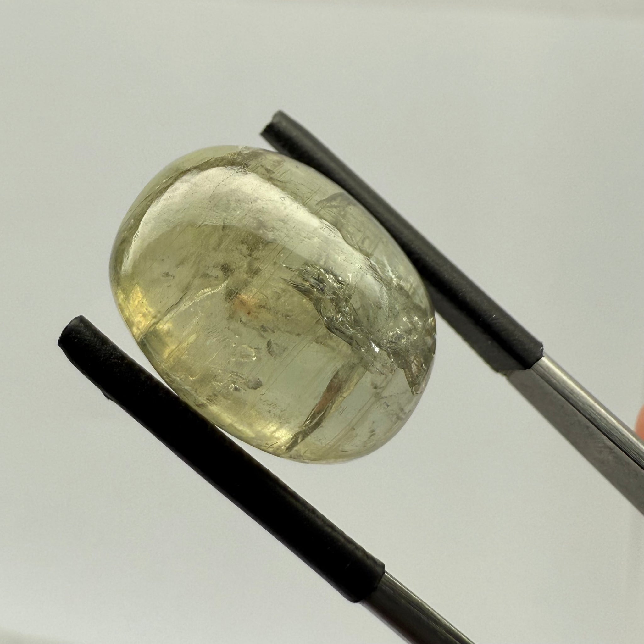 Sapphire Cabochon. 19.43ct, Umba, Tanzania. Untreated Unheated. 17.1x 12.8 x 7.6mm