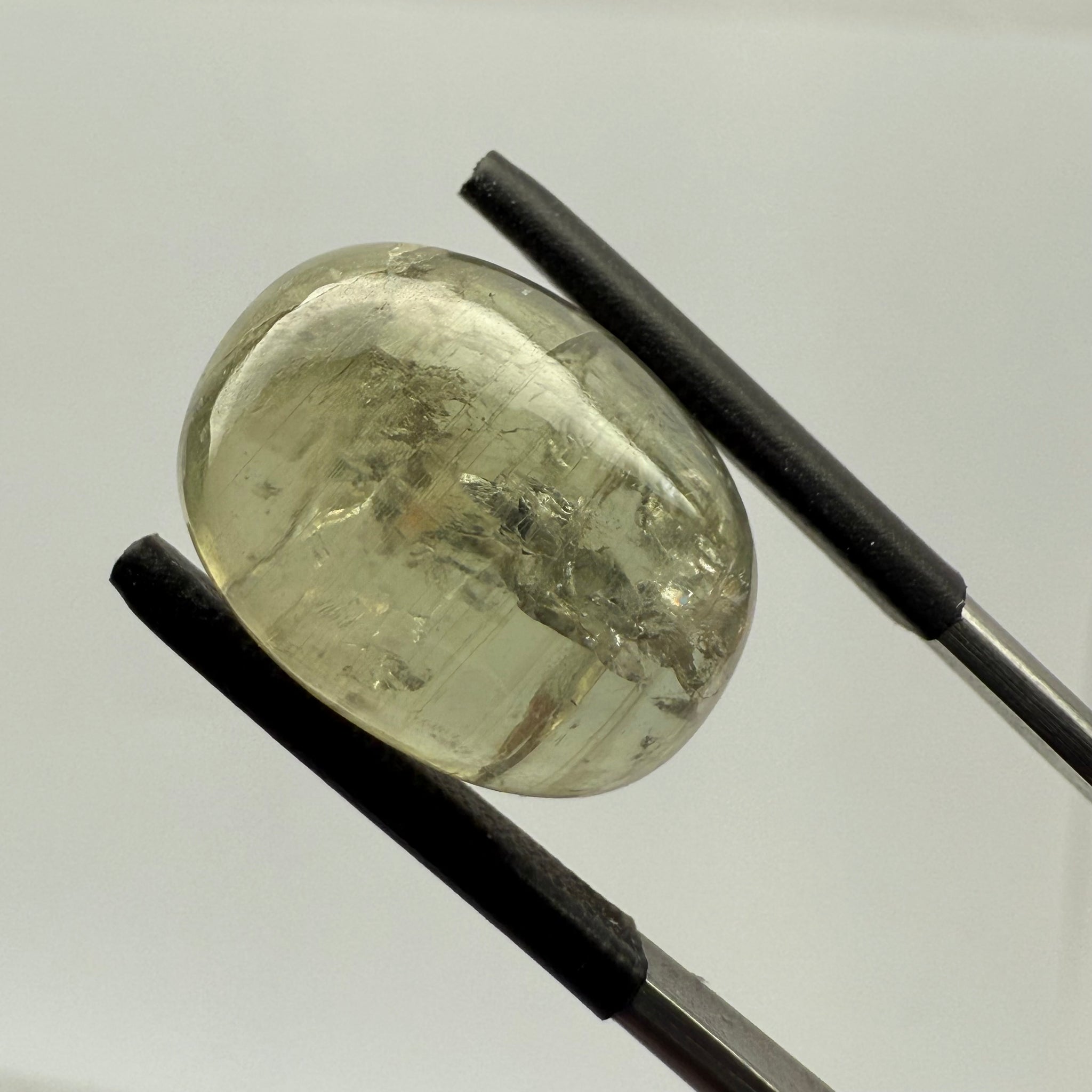 Sapphire Cabochon. 19.43ct, Umba, Tanzania. Untreated Unheated. 17.1x 12.8 x 7.6mm