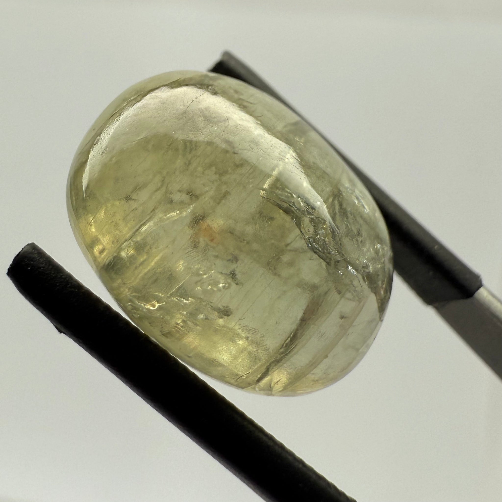 Sapphire Cabochon. 19.43ct, Umba, Tanzania. Untreated Unheated. 17.1x 12.8 x 7.6mm