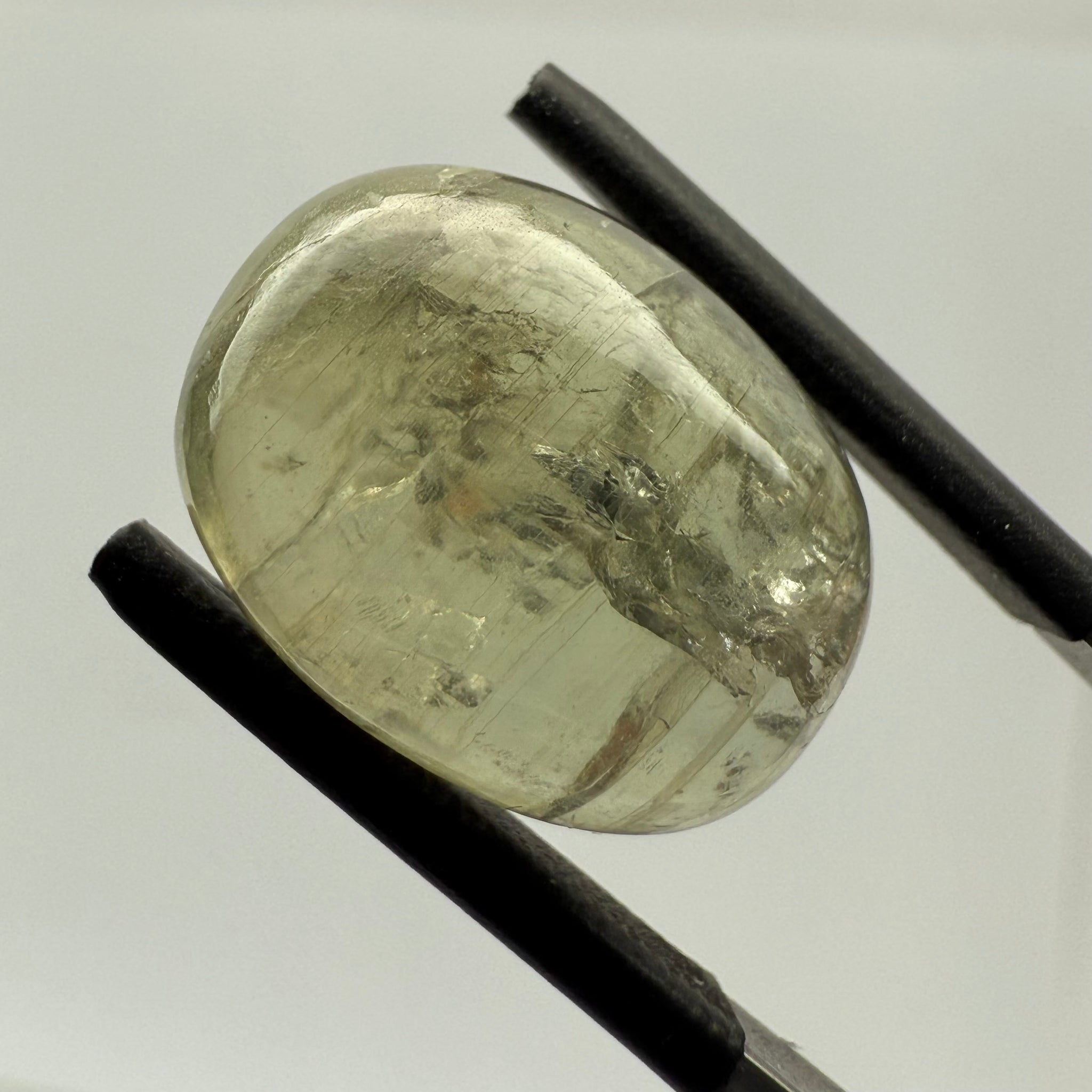 Sapphire Cabochon. 19.43ct, Umba, Tanzania. Untreated Unheated. 17.1x 12.8 x 7.6mm