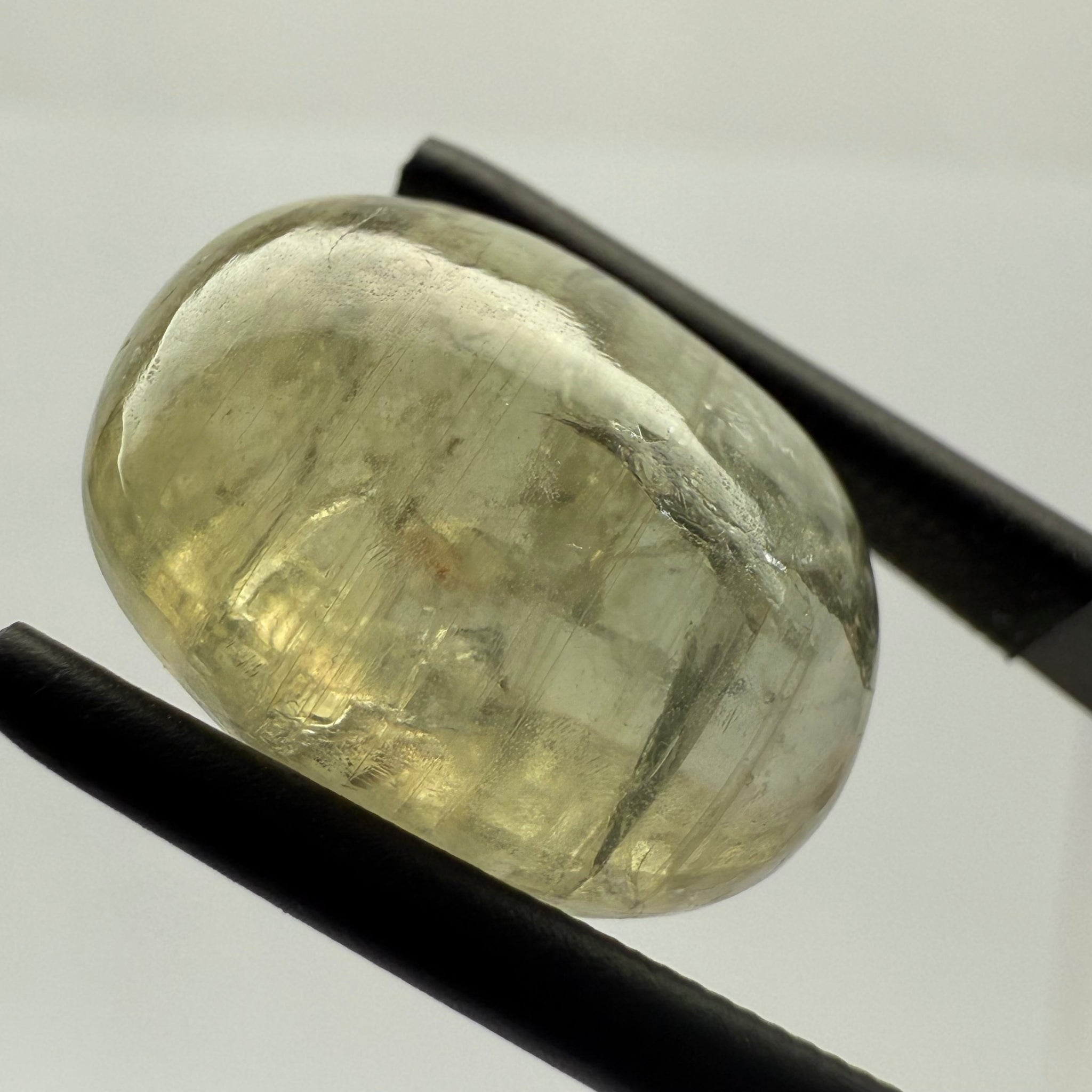 Sapphire Cabochon. 19.43ct, Umba, Tanzania. Untreated Unheated. 17.1x 12.8 x 7.6mm