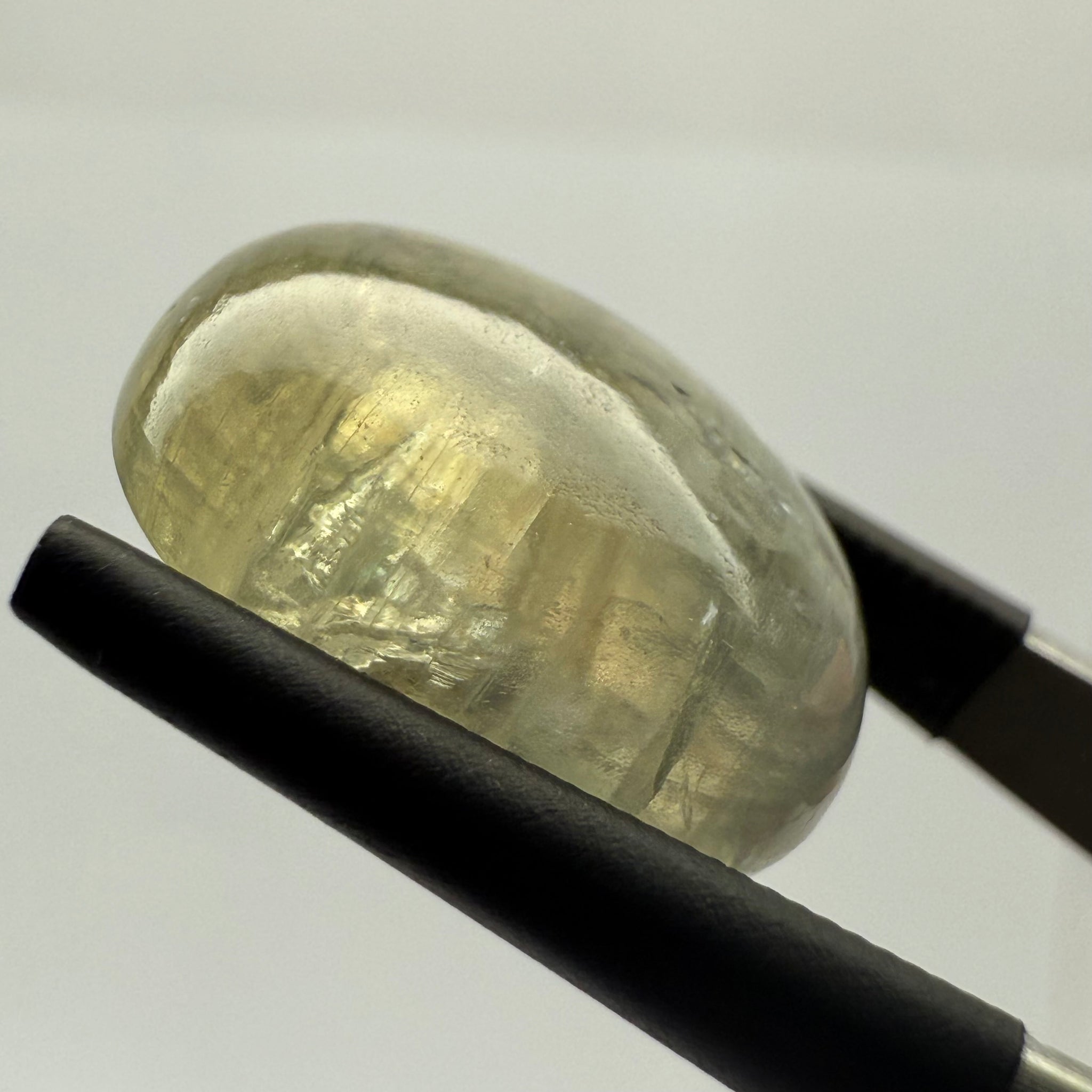 Sapphire Cabochon. 19.43ct, Umba, Tanzania. Untreated Unheated. 17.1x 12.8 x 7.6mm