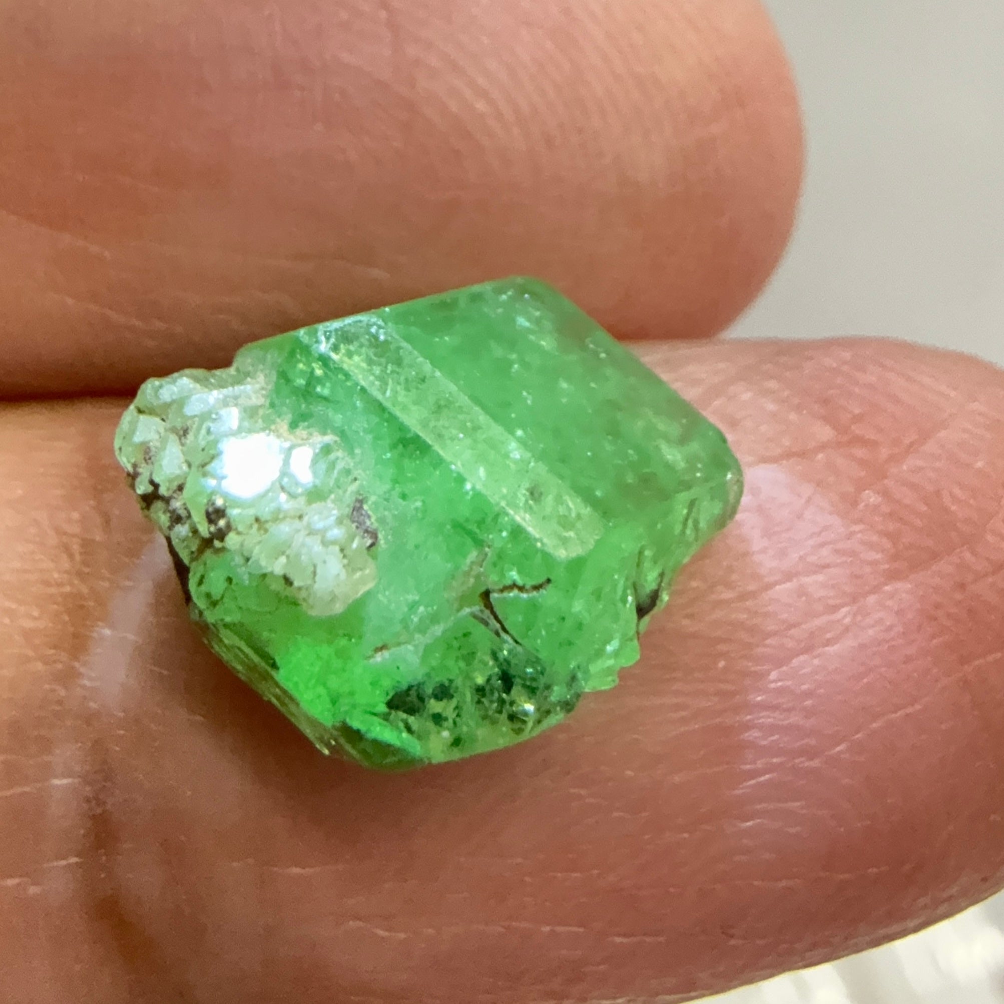 Tsavorite Crystal, 7.28ct, Merelani. Tanzania, Untreated Unheated