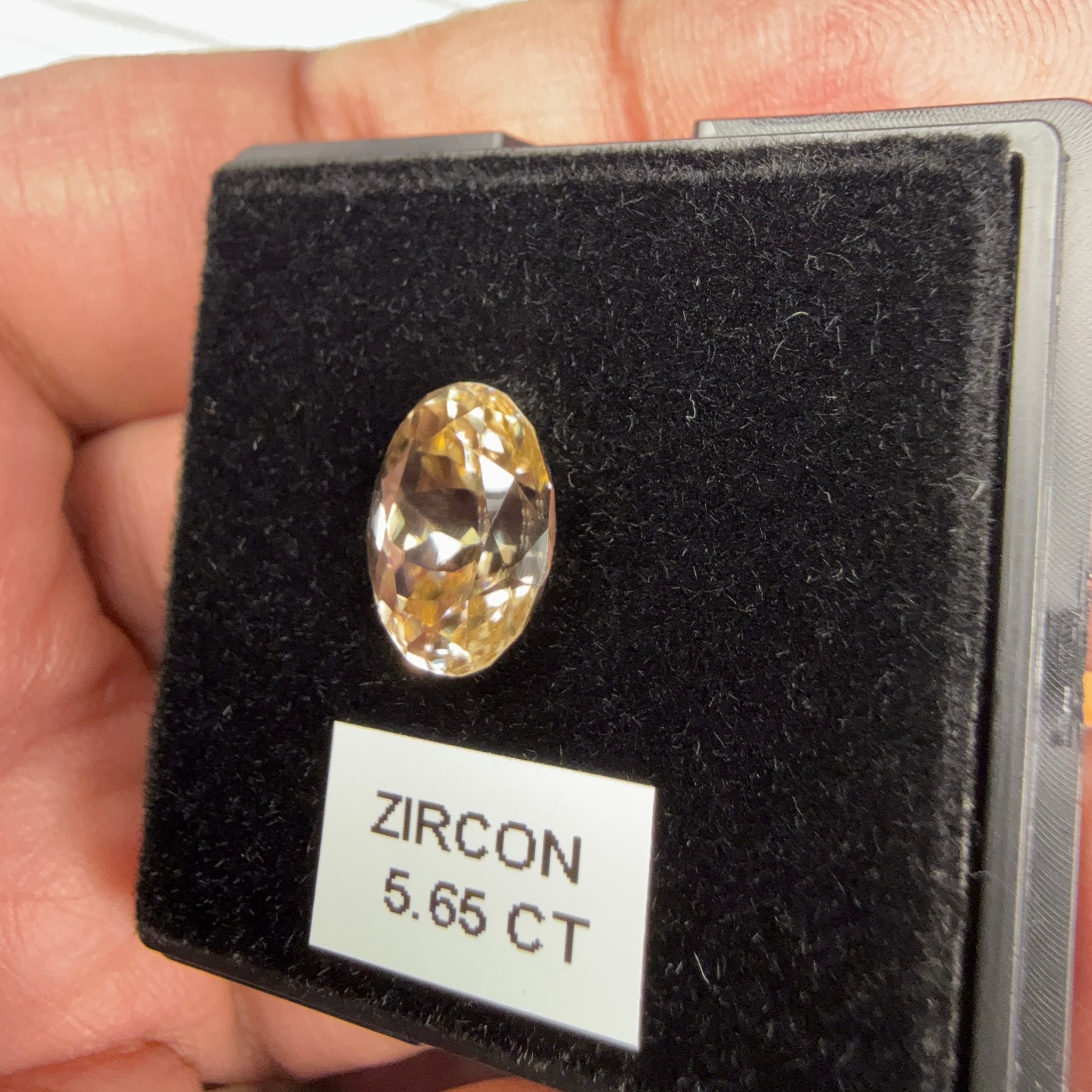 Zircon, 5.65ct, Tanzania. Gently Heated