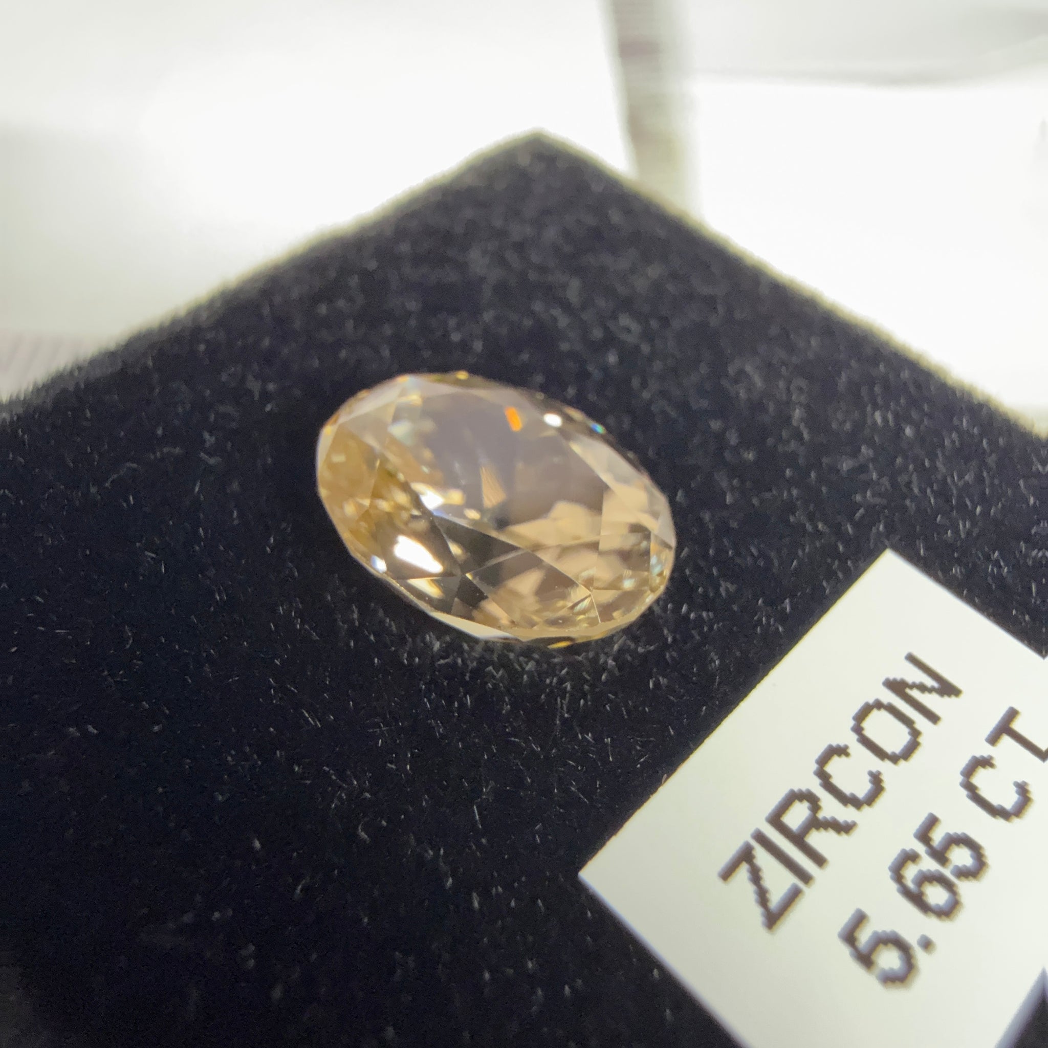Zircon, 5.65ct, Tanzania. Gently Heated