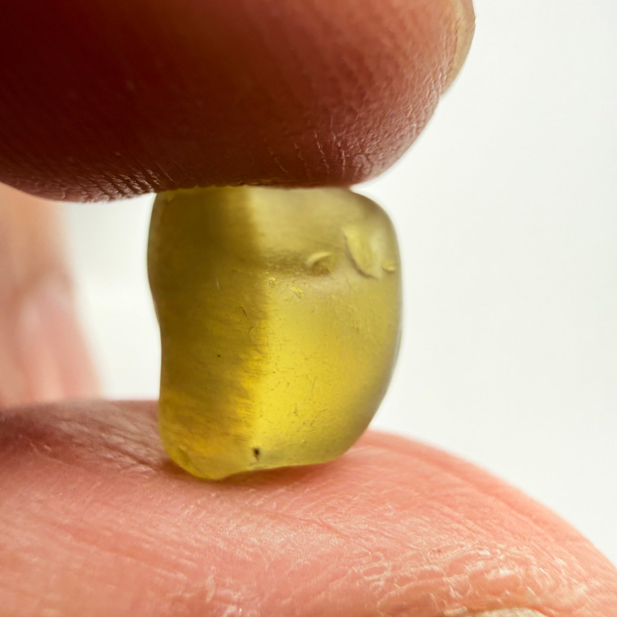 Chrysoberyl 6.23ct, Tunduru, Tanzania, Untreated Unheated, vvs-if with one side of the stone hazy