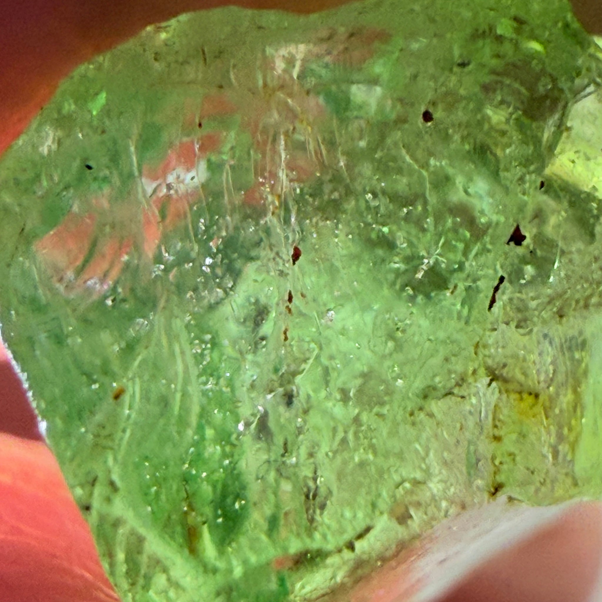 Gem Torch by Gemstone Masters, 6 function gem torch, strong power UV 365nm and 395nm, belt clip and 2 light focusing cones, 98% cri white bulb, 2-year warranty (excluding damage or wear and tear), we are the agents for this. Ships worldwide